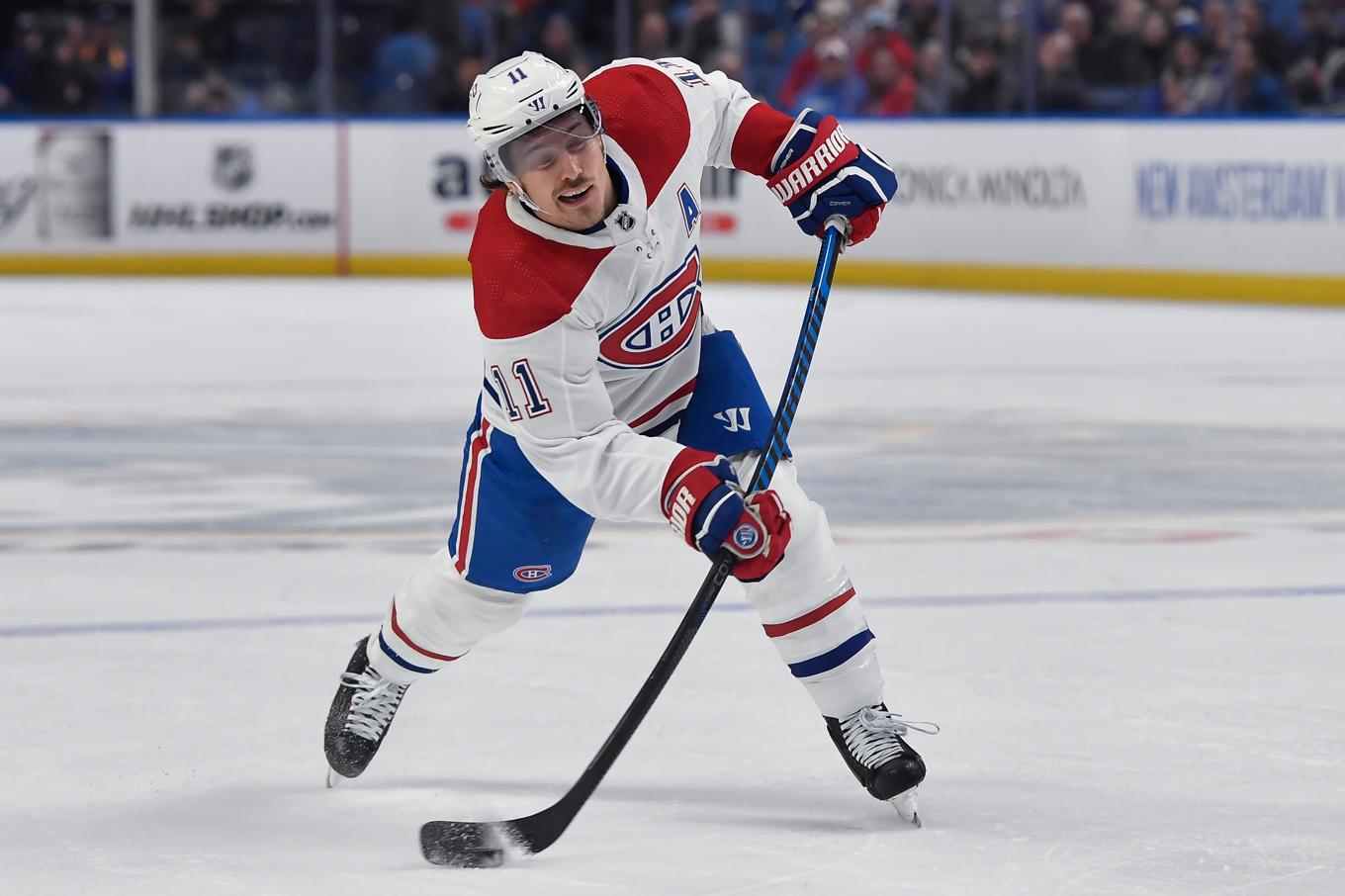 Montrealforwarden Brendan Gallagher stängs av fem matcher och får böta 170|000 dollar, cirka 1,7 miljoner kronor, av sin lön till en spelarfond efter en huvudtackling mot Adam Pelech i New York Islanders. Arkivbild. Foto: Adrian Kraus/AP/TT