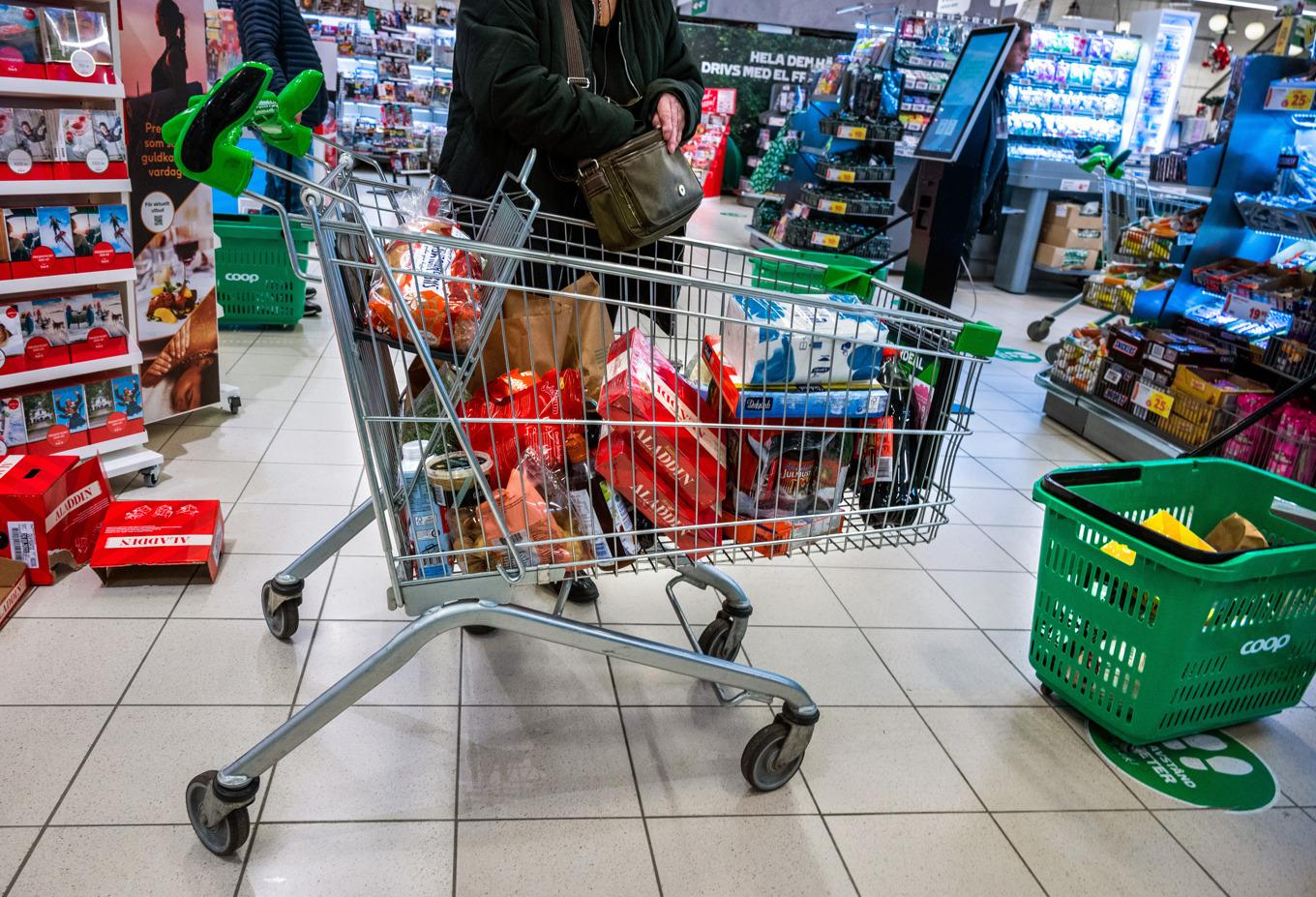 Dagligvaruhandeln sålde för 330 miljarder kronor förra året. Arkivbild. Foto: Claudio Bresciani / TT