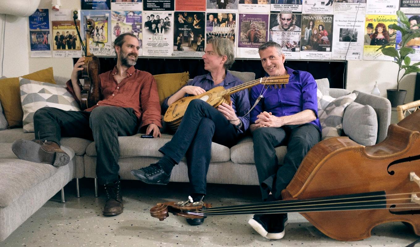 Trio Oddsize är en sammansvetsad trio som med olika musikaliska medel framför tidig musik på ett levande och energiskt vis. Foto: Oddsize