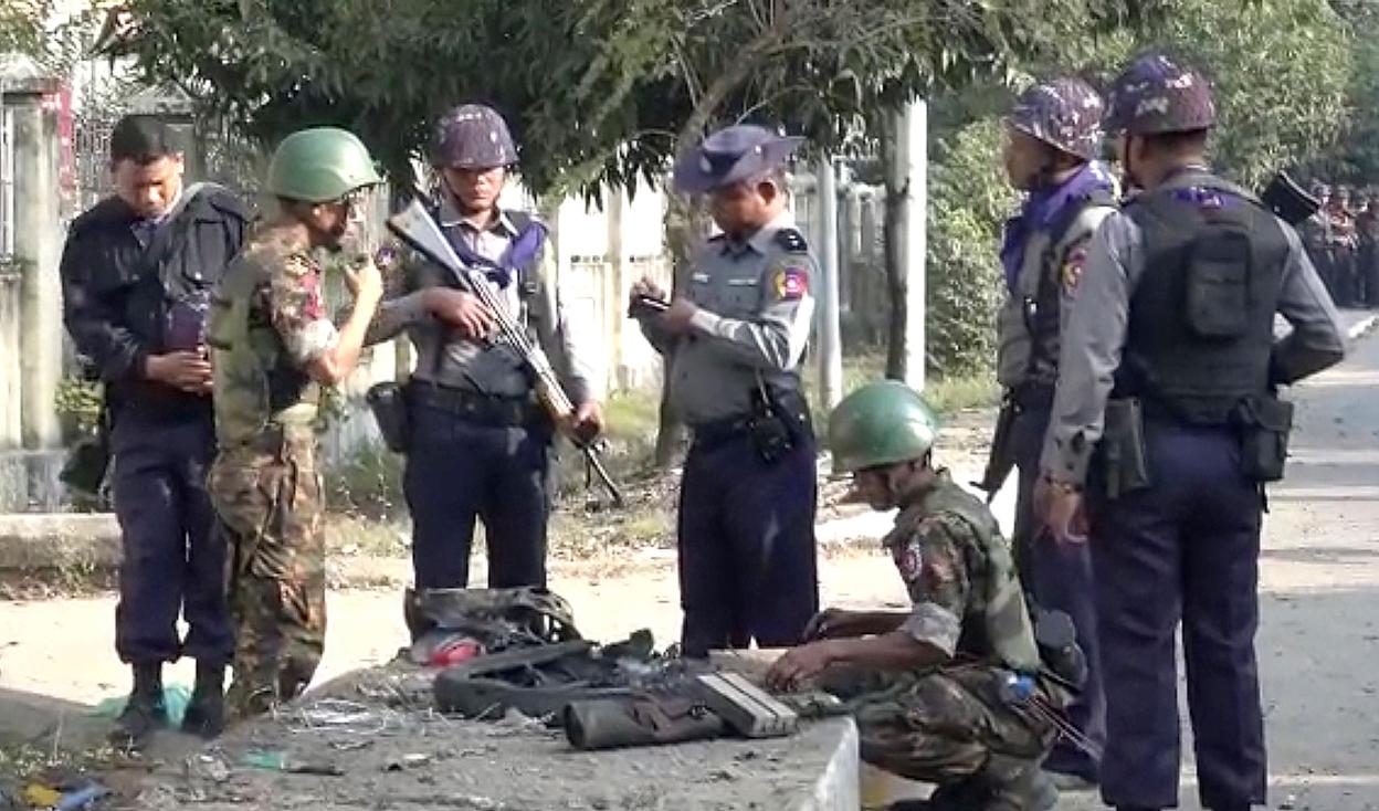 Rebellrörelser har länge stridit för ökad självständighet i Rhakine i Myanmar. Arkivbid. Foto: AP/TT