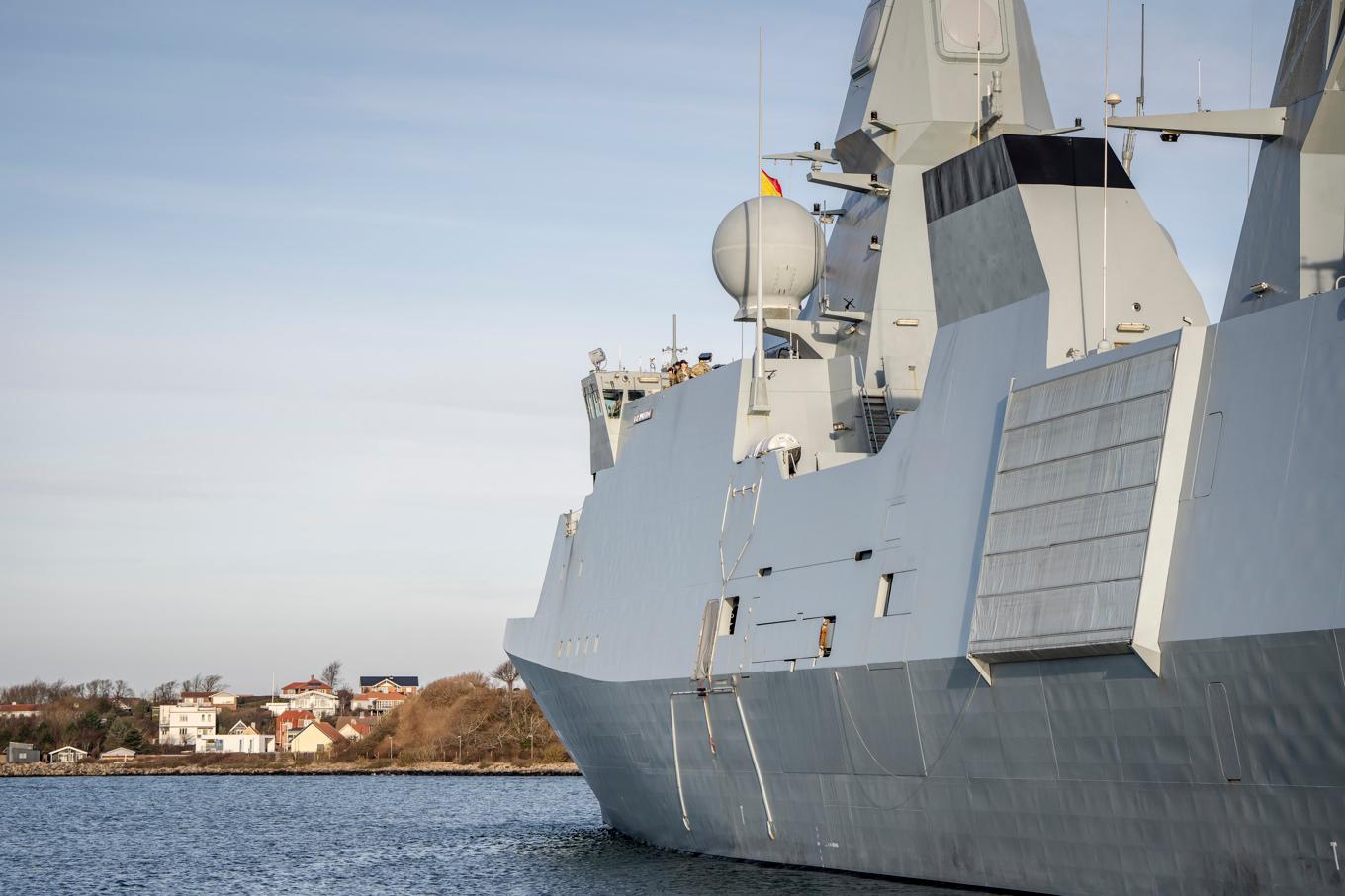 Den danska fregatten av Iver Huitfeldt-klass har skickats till Röda havet för att bidra till säkerheten där. Den ingår i den USA-ledda insatsen. Nu ska även Sverige skicka militär personal. Arkivbild. Foto: Mads Claus Rasmussen/Scanpix Denmark/TT