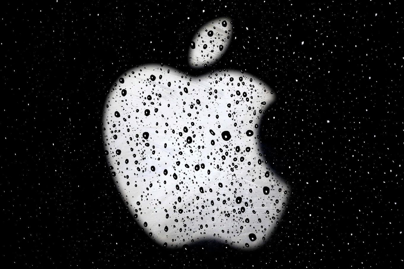 Apple avvecklar sina ambitioner att utveckla en elbil och satsar i stället på AI, enligt flera medier. Arkivbild. Foto: Charlie Riedel/AP/TT