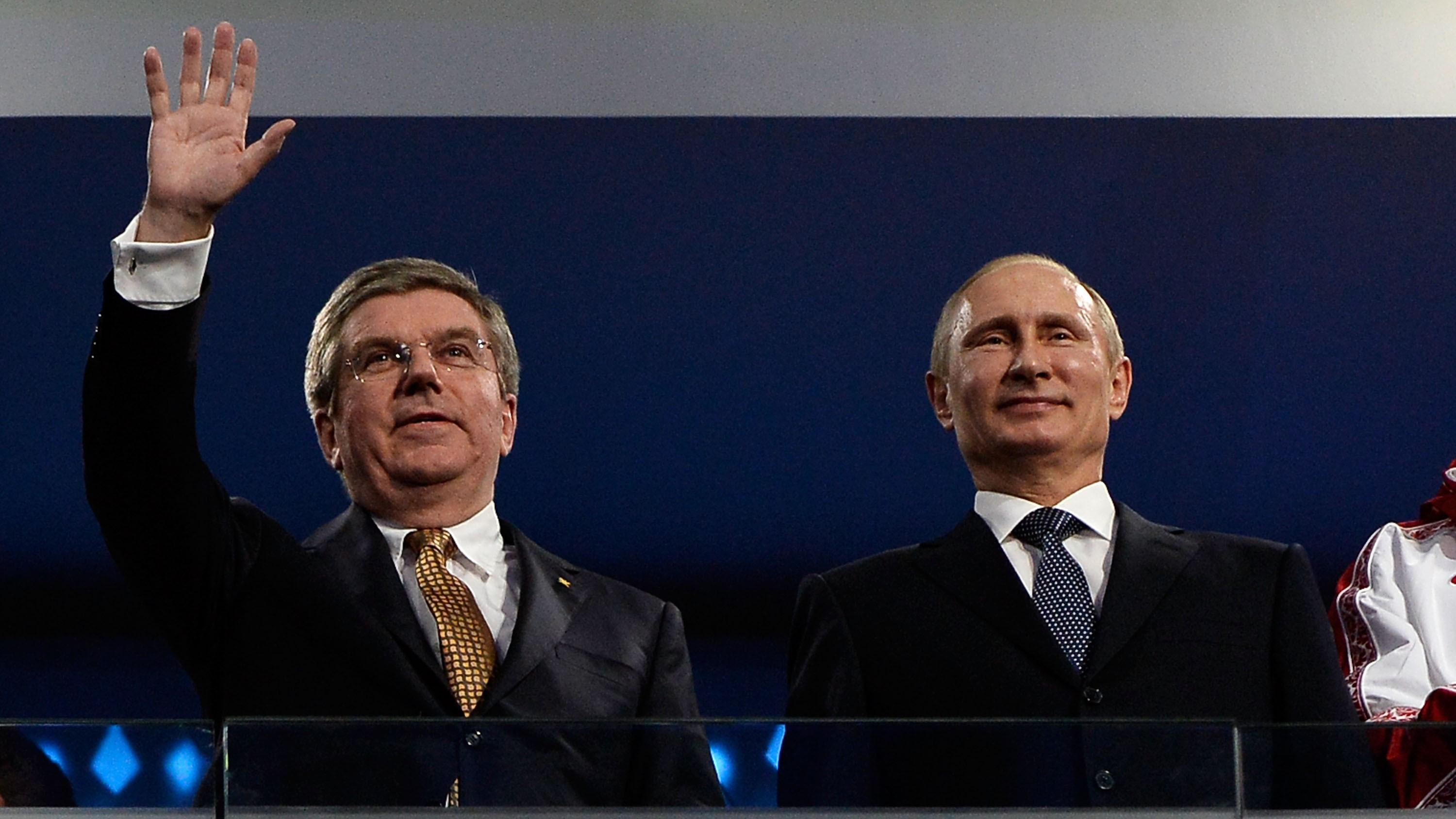 IOK:s ordförande Thomas Bach och Rysslands president Vladimir Putin har under åren utvecklat en vänskap. Här ses de tillsammans under Vinter-OS i Sotji 2014. Foto: Pascal Le Segretain/Getty Images