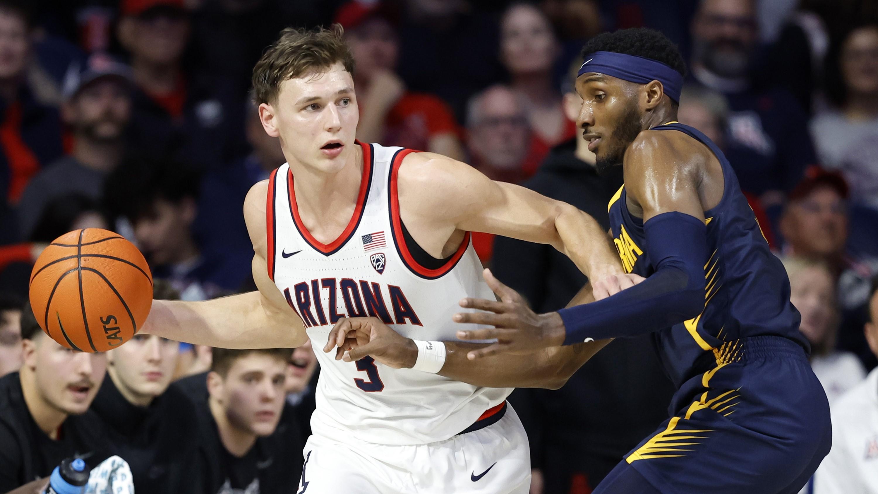 Svensken Pelle Larsson gör succé i amerikansk collegebasket. Han spelar i Arizona Wildcats och tippas bli vald i NBA-draften. Foto: Chris Coduto/Getty Images