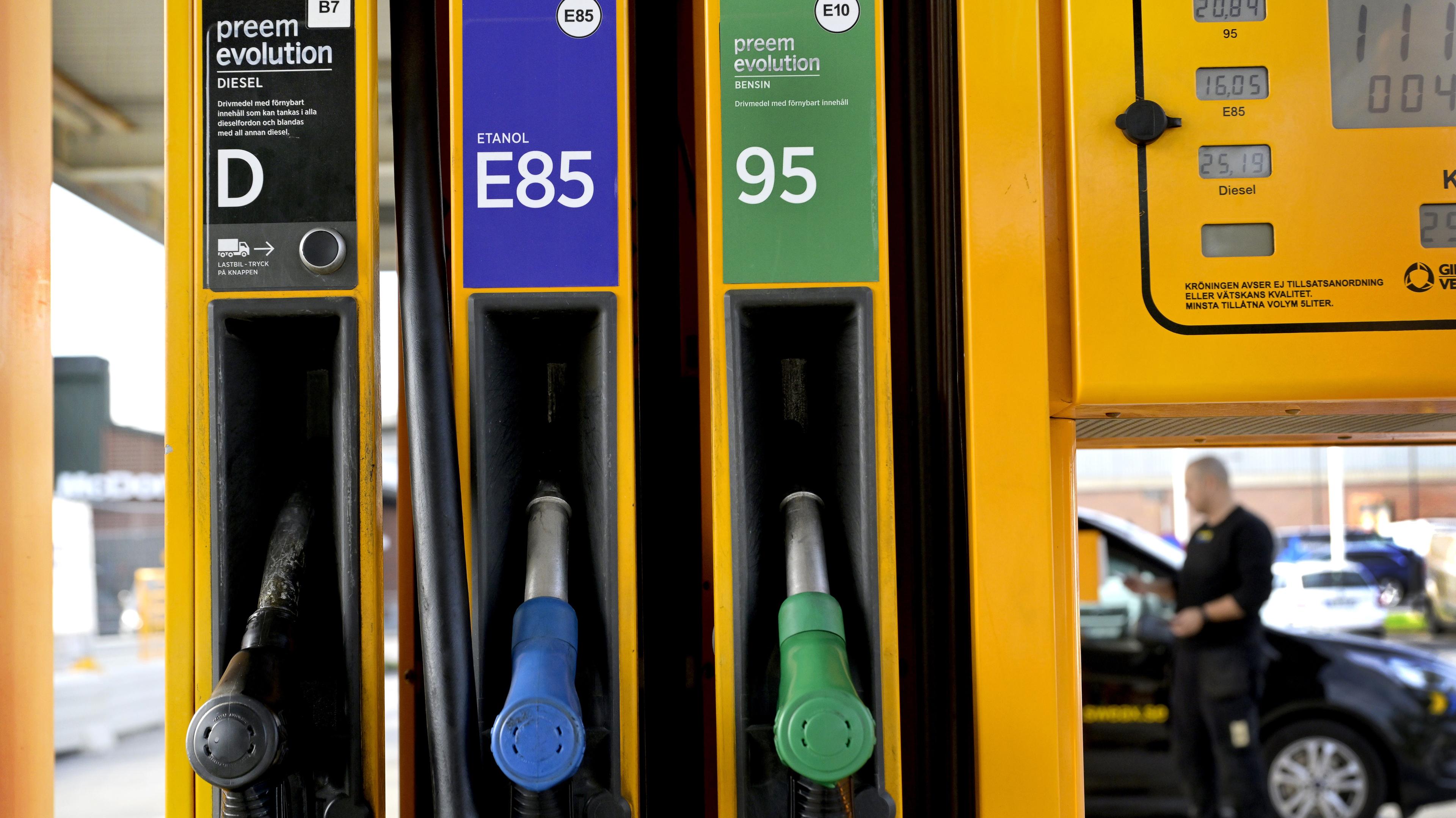 Priset på diesel sänks. Arkivbild. Foto: Janerik Henriksson/TT