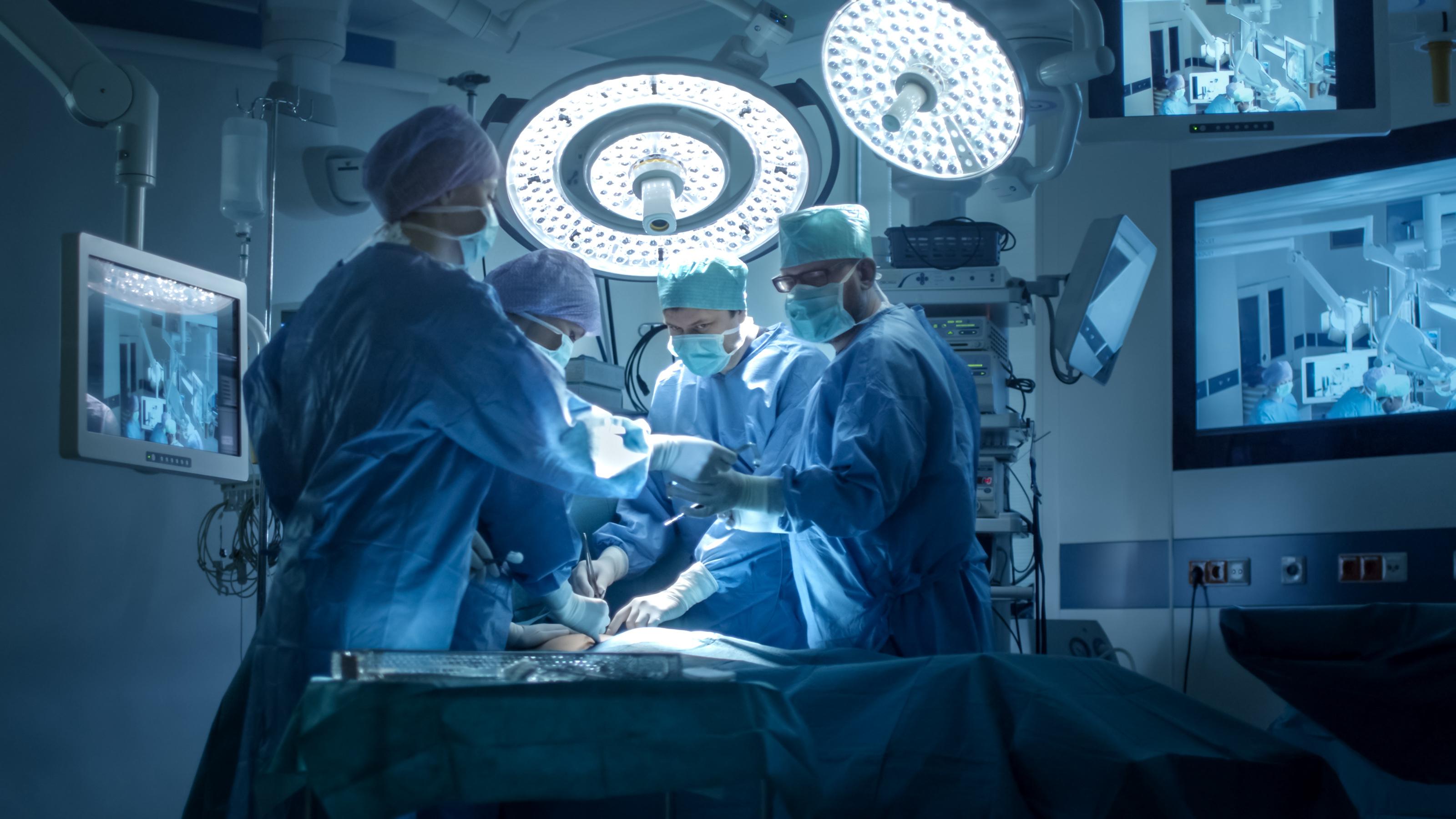 Enligt en anmälan till Ivo har det uppstått komplikationer eller blivit ogynnsamt utfall vid 20 av 66 operationer som läkaren haft ansvar för. Arkivbild. Foto: Shutterstock