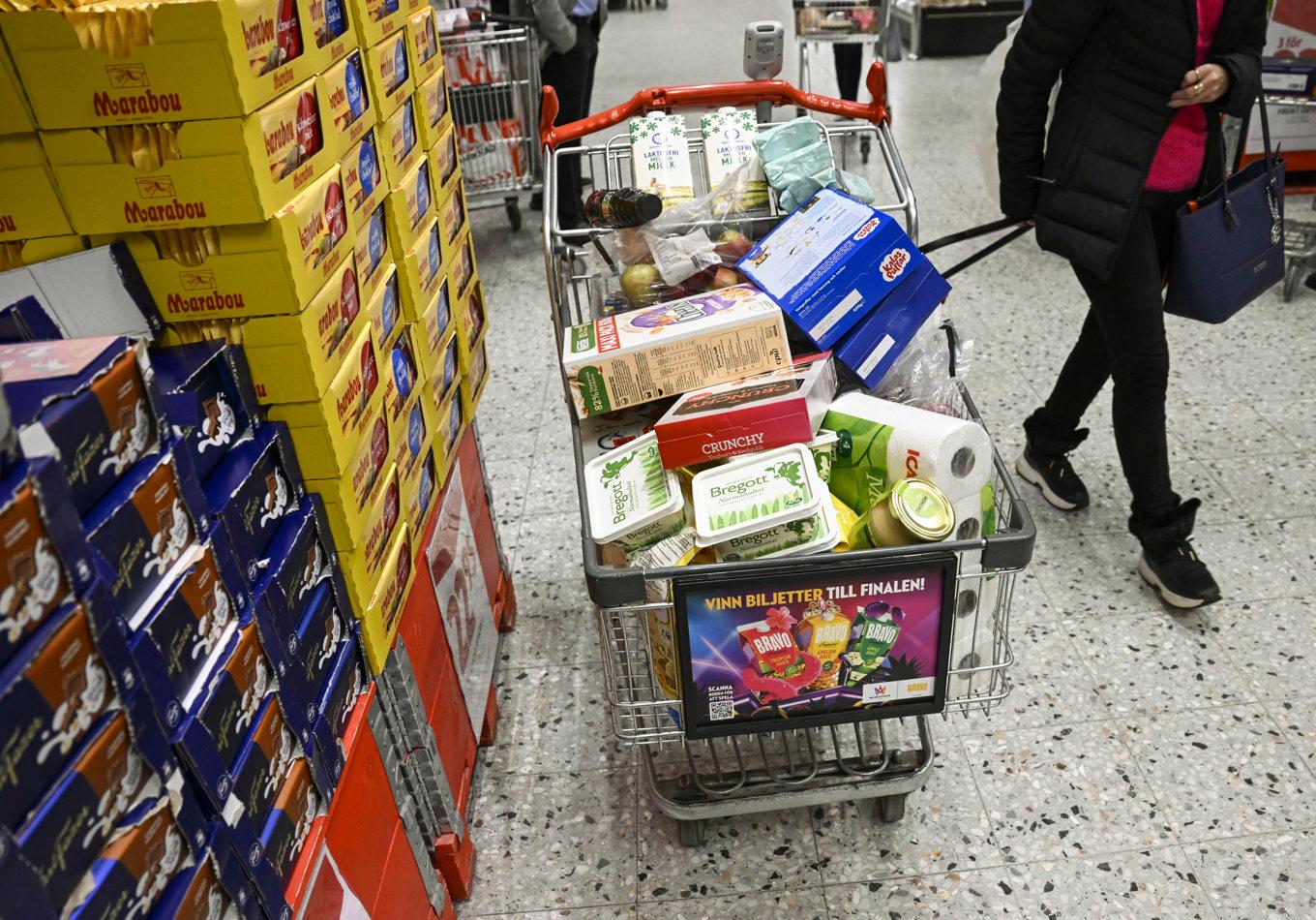 Försäljningen i dagligvaruhandeln ökar. Arkivbild. Foto: Fredrik Sandberg/TT