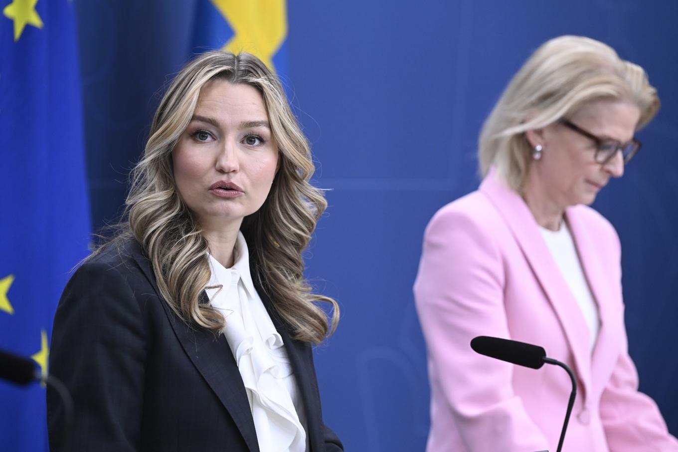Energi- och näringsminister Ebba Busch (KD) och finansminister Elisabeth Svantesson (M vid pressträff om regeringens förslag till inriktning för energipolitiken. Foto: Jessica Gow/TT