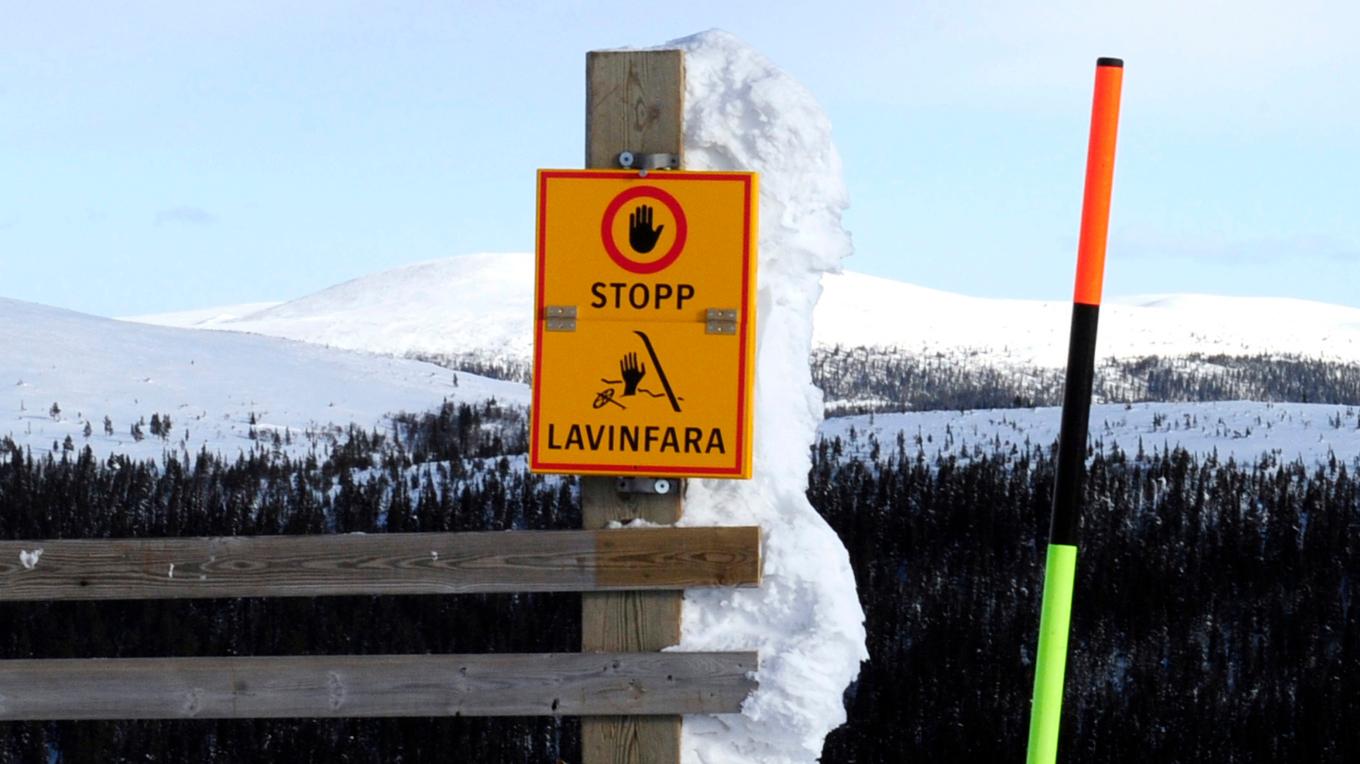 Fortsatt råder betydande lavinfara i fyra fjällområden under påskafton. Arkivbild. Foto: Nisse Schmidt / TT