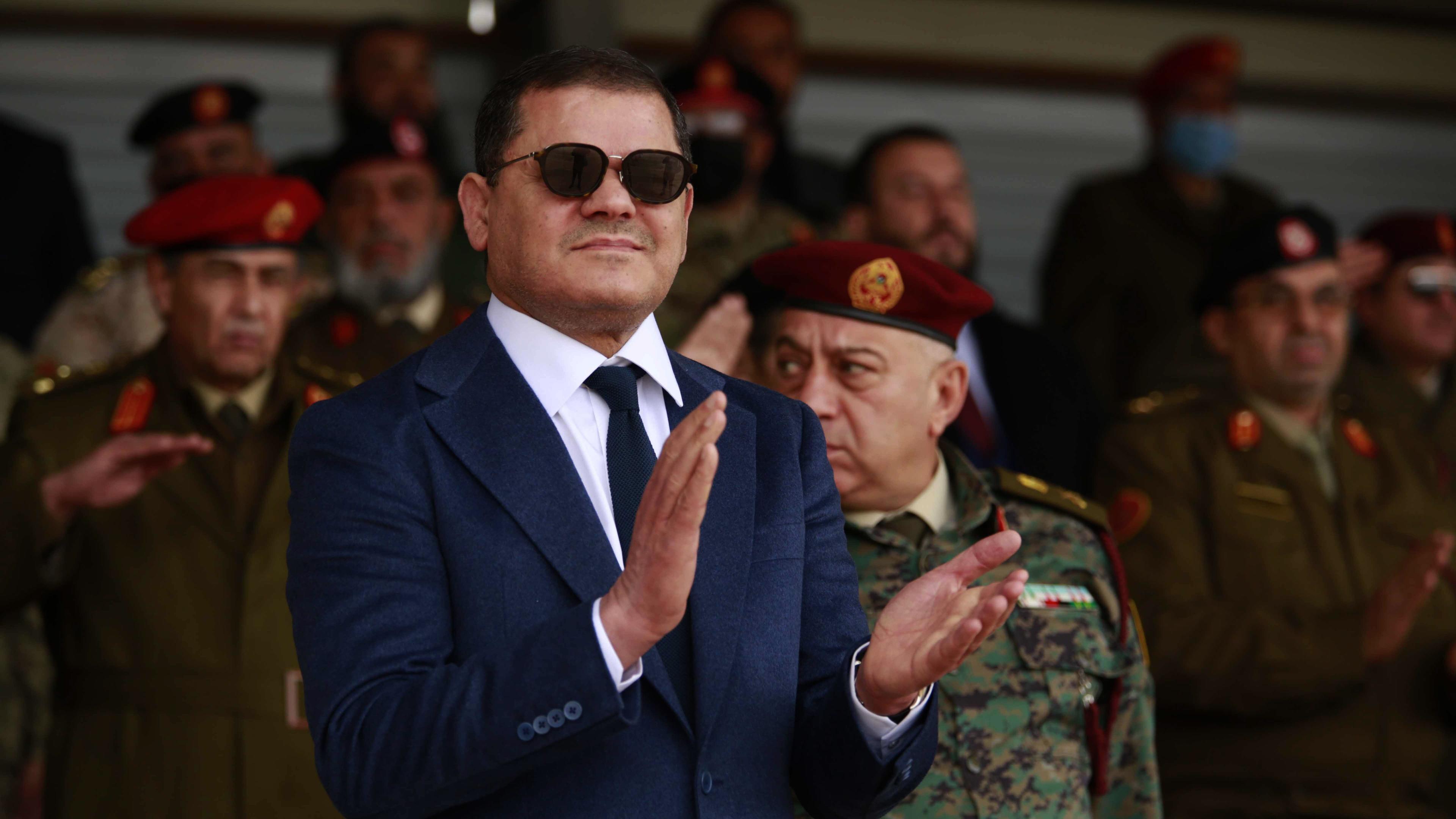 Abdul Hamid al-Dabaib, premiärminister i den FN-stödda regeringen i Libyen, fotograferad vid en militärceremoni i Tripoli i februari 2022. Arkivbild. Foto: Yousef Murad/AP/TT