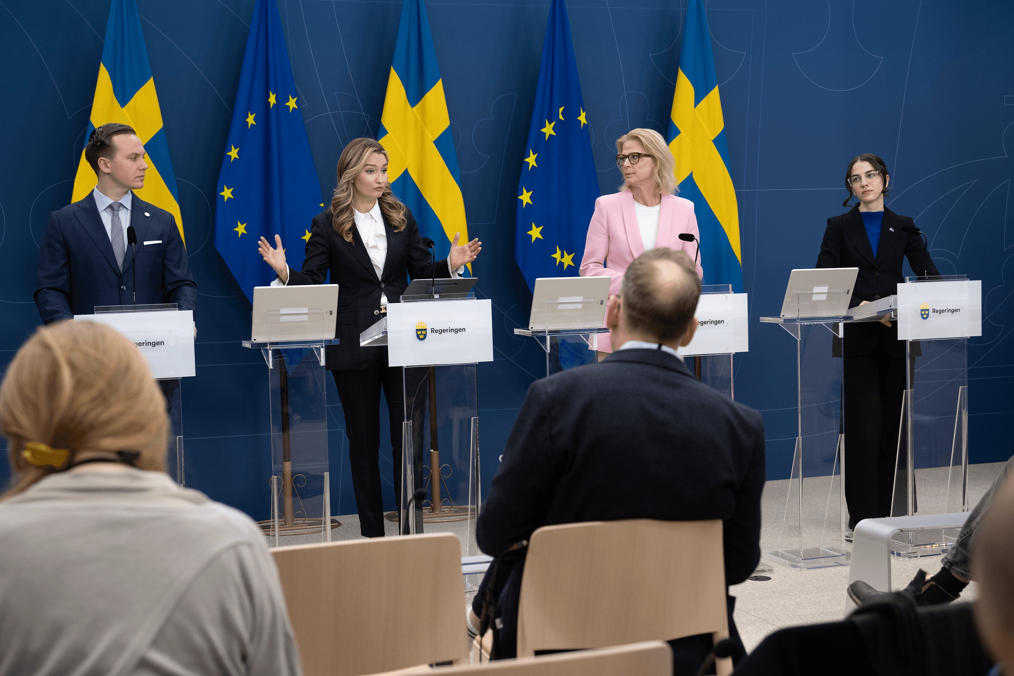 Tobias Andersson(SD), energipolitisk talesperson, Ebba Busch(KD), energi och näringsminister, Elisabeth Svantesson(M), finansminister, Romina Pourmokthari(L), klimat och miljöminister. Foto: Roger Sahlström.