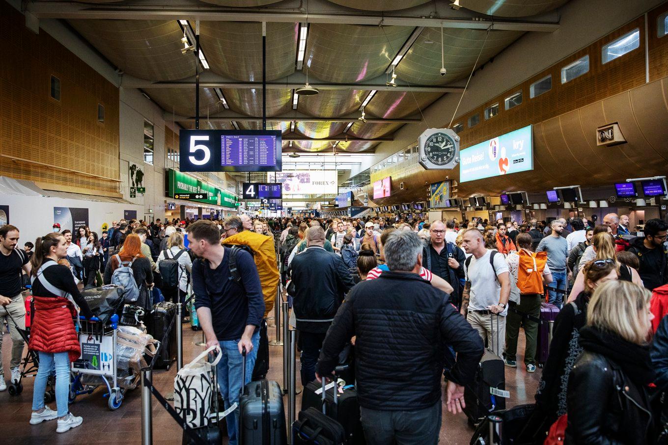 DO stämmer ett flygbolag efter att en kvinna inte fått bära huvudduk i arbetet. Arkivbild. Foto: Emma-Sofia Olsson/TT