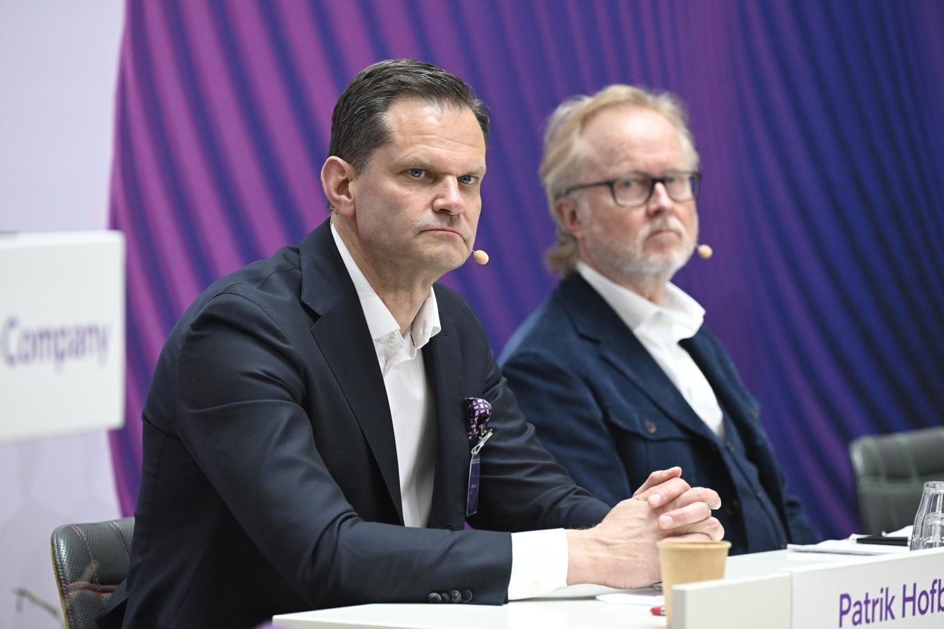 Premiärrapport för nye vd:n Patrik Hofbauer (till vänster). På bilden även styrelseordförande Lars-Johan Jarnheimer. Arkivbild Foto: Jessica Gow/TT