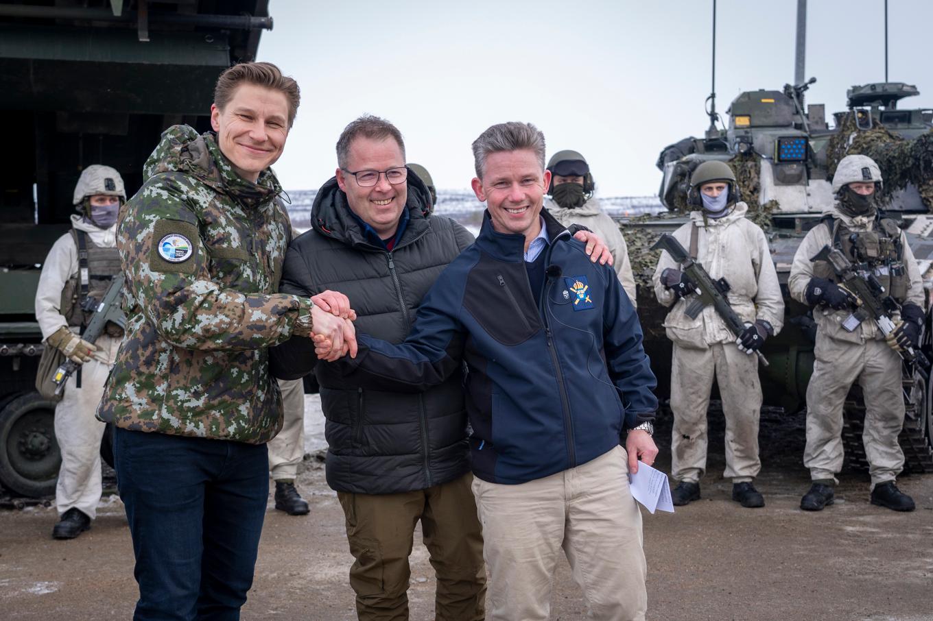 Försvarsministrarna Antti Häkkänen från Finland, Bjørn Arild Gram från Norge och Pål Jonson (M) från Sverige under militärövningen Nordic Response i mars 2024. Arkivbild. Foto: Heiko Junge/NTB/TT