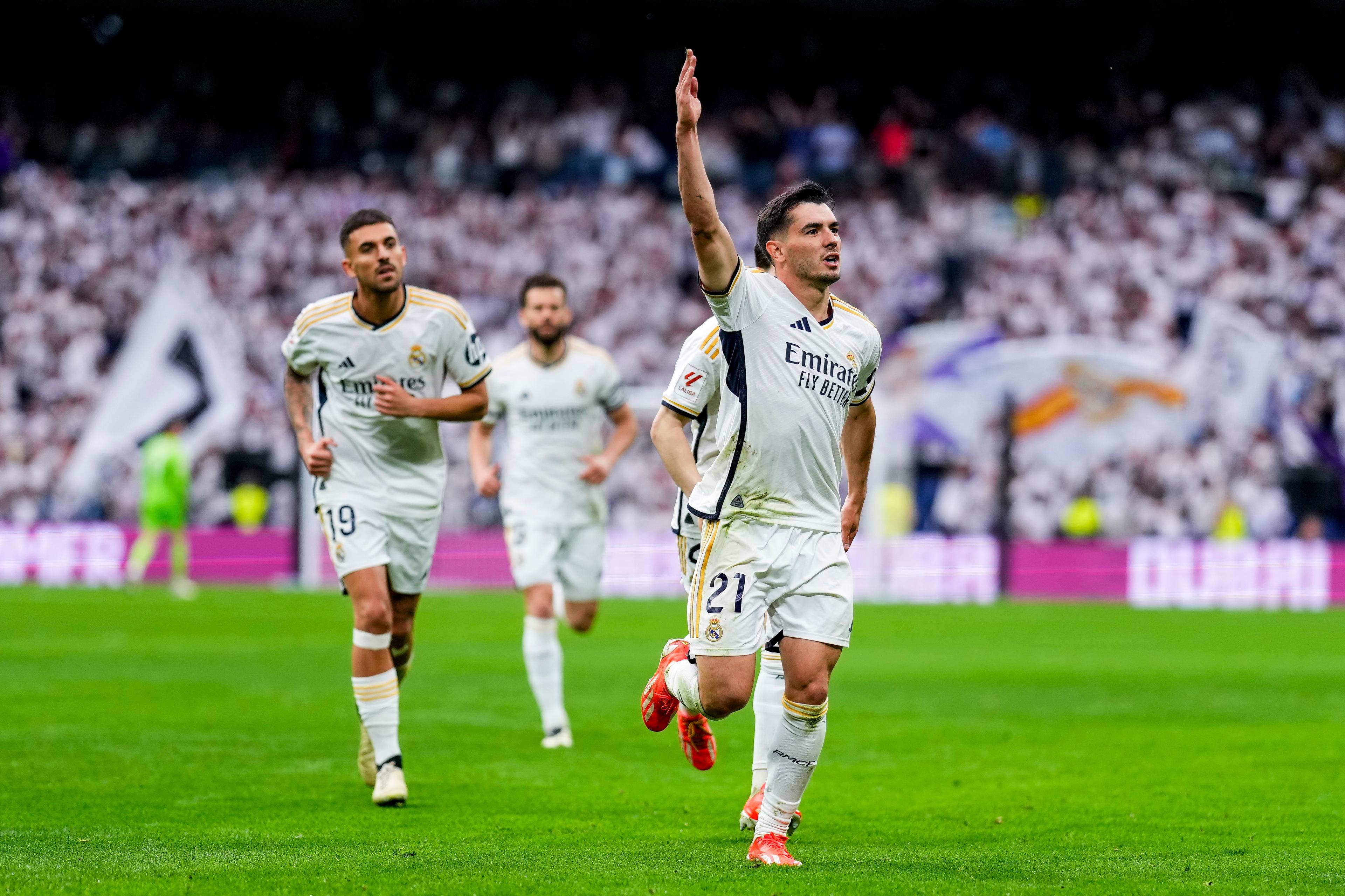 Real Madrids Brahim Díaz firar ett av målen mot Cadiz. Senare på lördagen säkrades klubbens ligatitel. Foto: Manu Fernandez/AP/TT