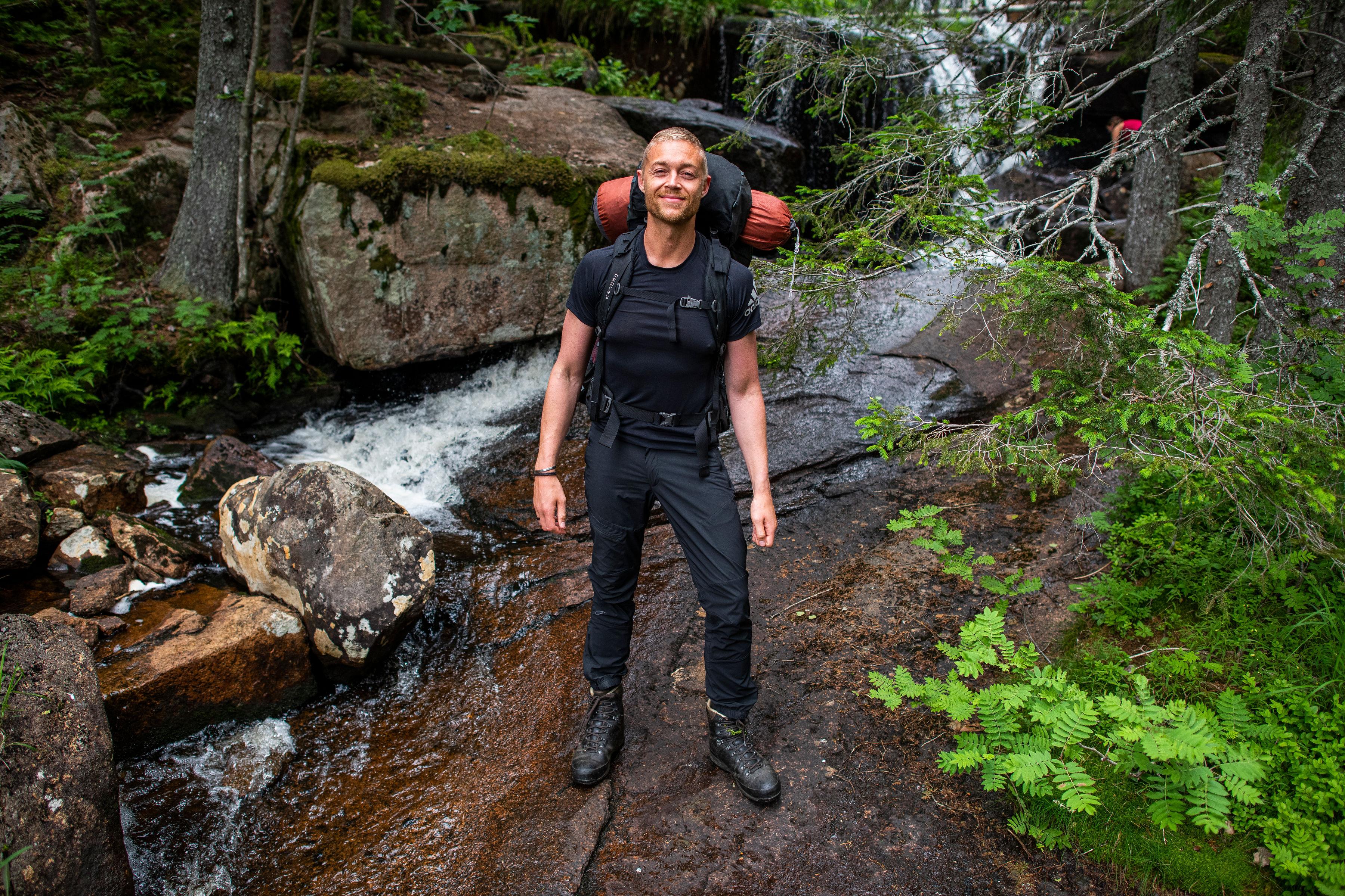 Fabian Bolin jobbar med utbildning i personlig utveckling för män. Foto: Sculp.