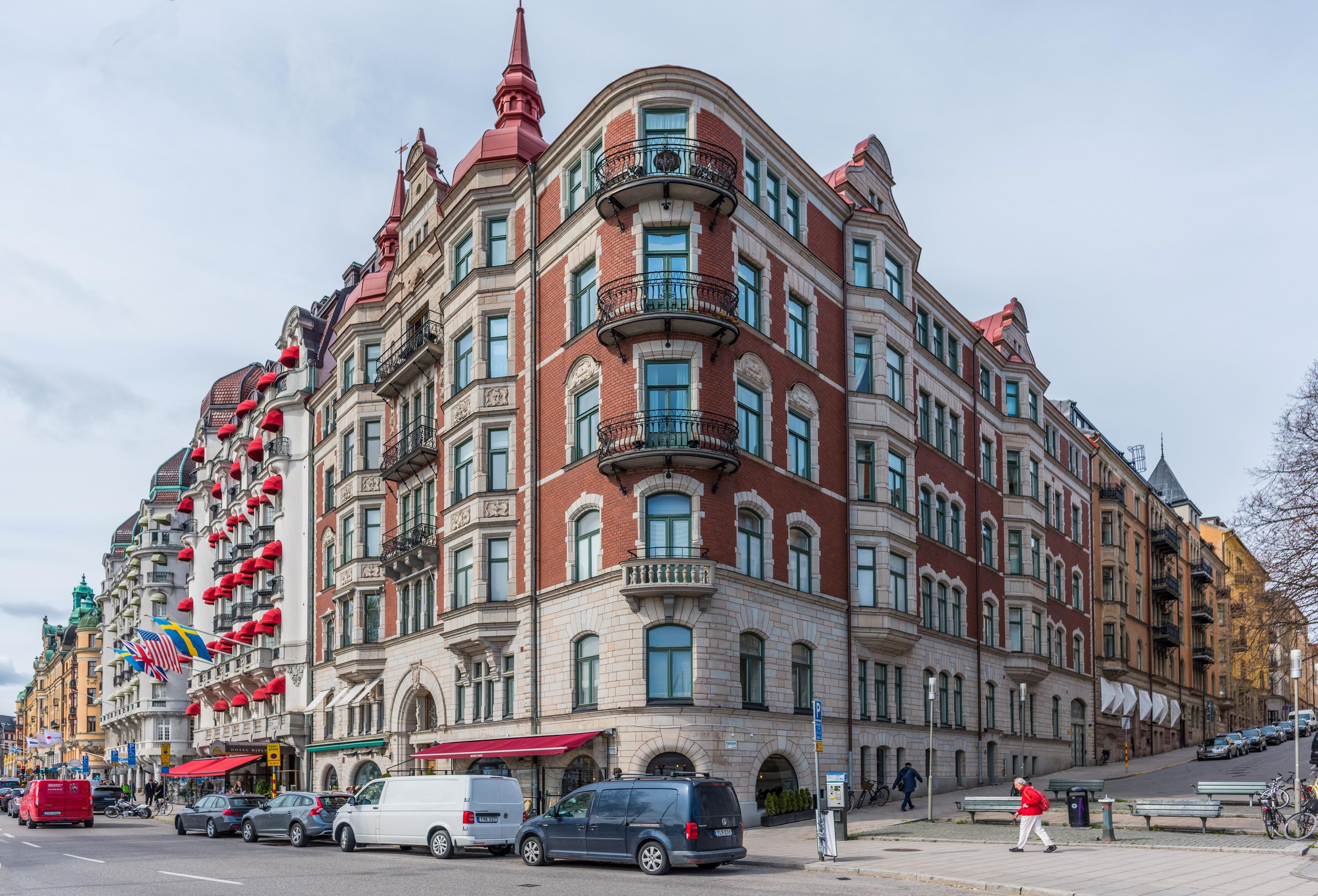 Klippan 9 i hörnet Strandvägen 9/Skeppargatan 1 på Östermalm uppfördes 1897–1900 och är kulturhistoriskt värdefull. Arkitekt var Johan Laurentz och byggherre Johan Bengtson. Foto: Bengt Nyman/CC BY 2.0