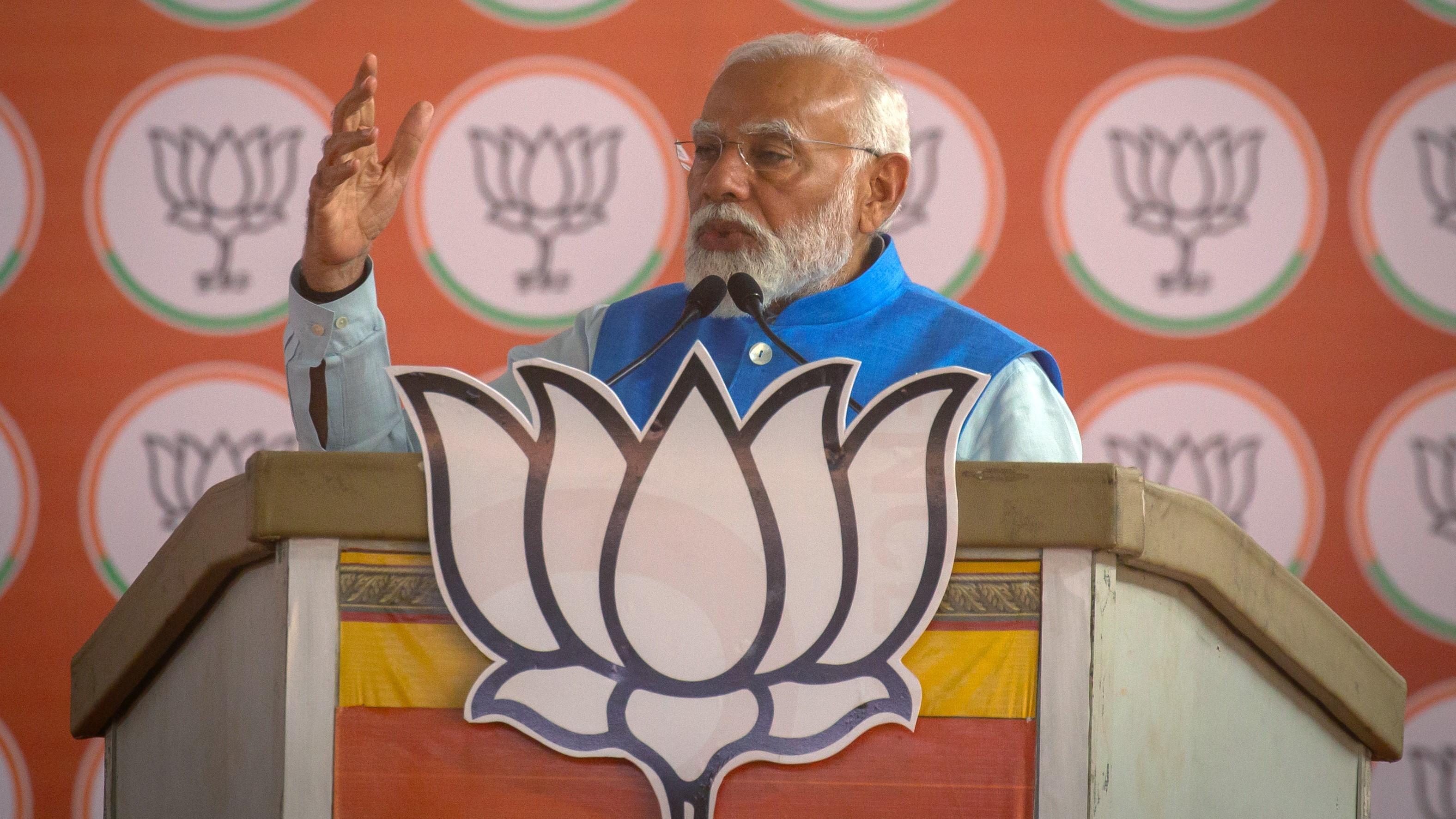 Indiens premiärminister Narendra Modi, Indiska Folkpartiet (BJP), talar under en valkampanj i Mysuru, Indien den 14 april. I förra parlamentsvalet 2019 deltog 67 procent av befolkningen. Foto: Abhishek Chinnappa/Getty Images