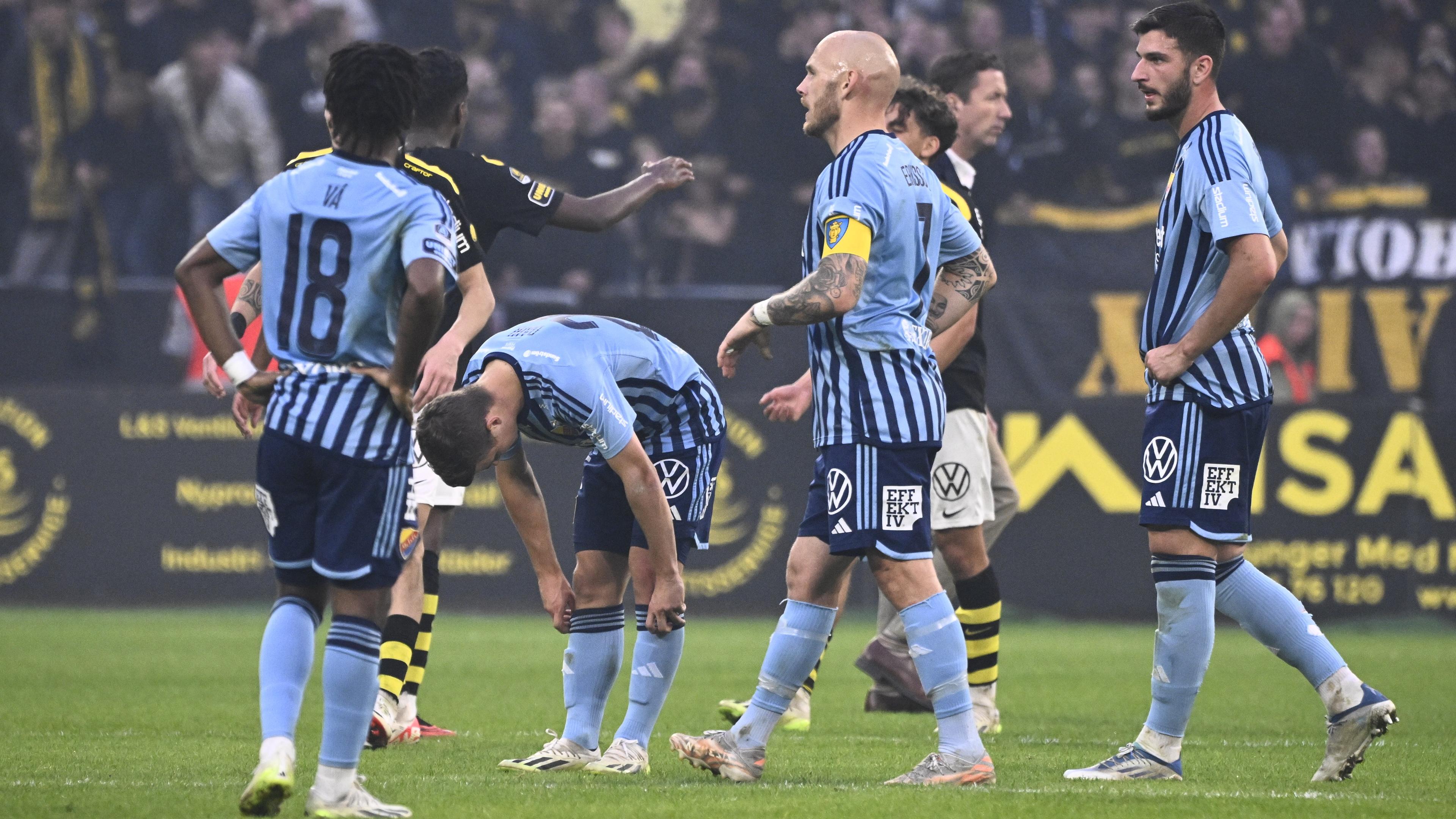 Deppande Djurgårdare. En vanlig bild efter derbyn mot AIK, som här efter fjolårets förlust på Friends. Foto: Claudio Bresciani/TT