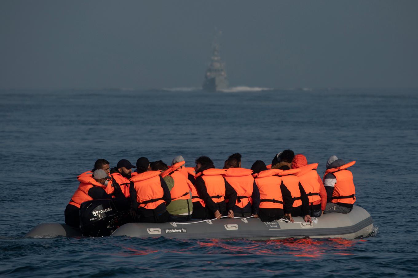 På bilden ses migranter utanför kusten i Dover i England den 22 juli 2021. Foto: Dan Kitwood/Getty Images