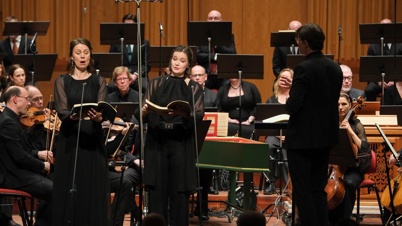 Nyligen framfördes Johann Sebastian Bachs sublima h-mollmässa i Berwaldhallen i vilken dirigenten Kaspars Putniņš gjorde en uttrycksfull tolkning. Foto: Arne Hyckenberg