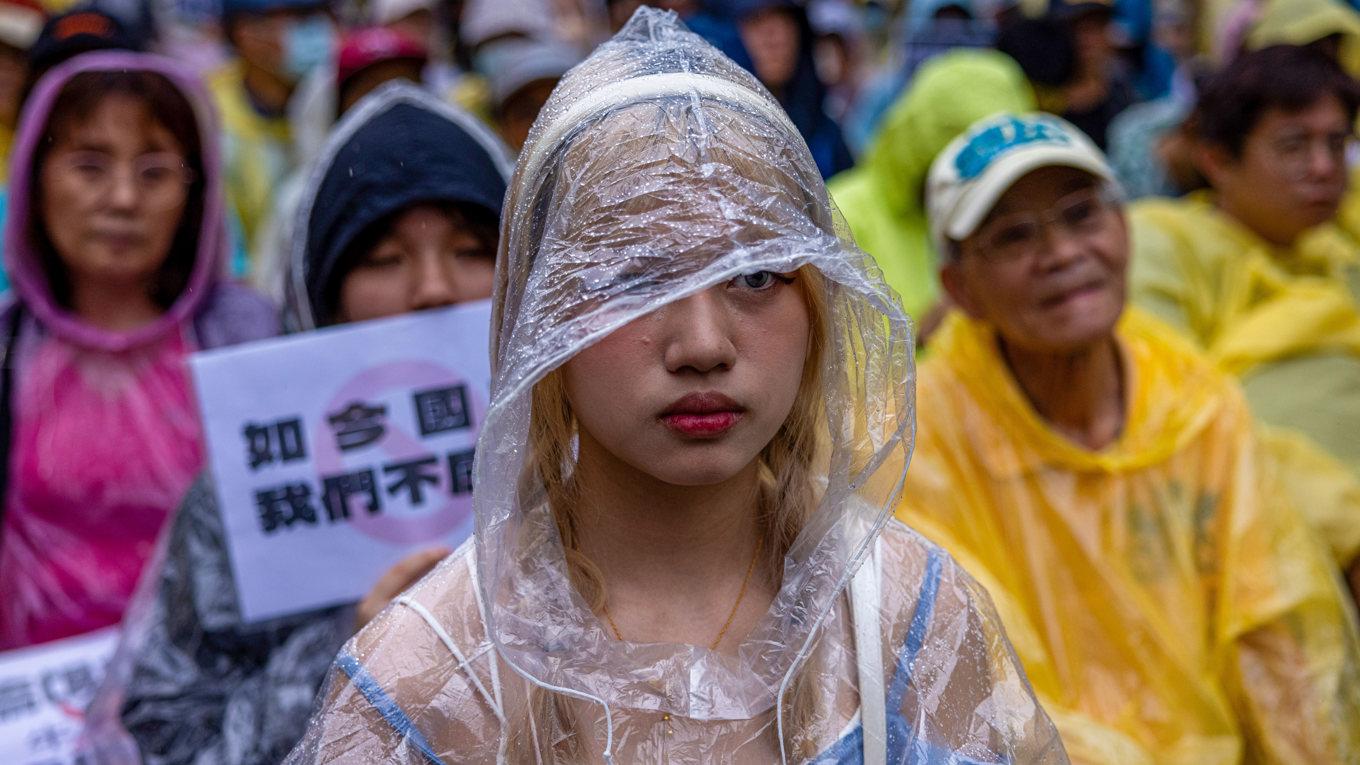 Protester utanför Taiwans parlament i huvudstaden Taipei, den 24 maj. Foto: Annabelle Chih/Getty Images