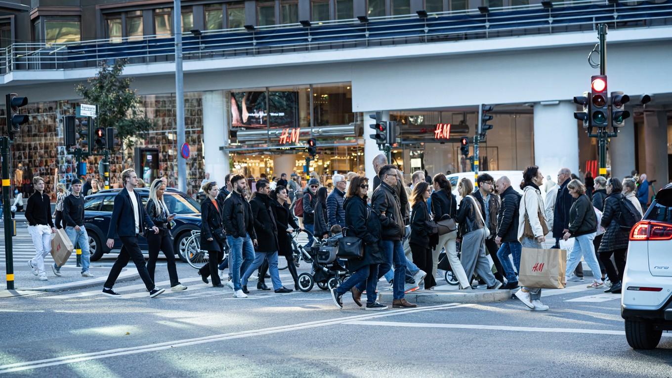 Den strängaste miljözonen, klass 3, träder i kraft den 31 december i Stockholm. Här en bild från Regeringsgatan, som delvis ligger inom zonen. Foto: Sofia Drevemo