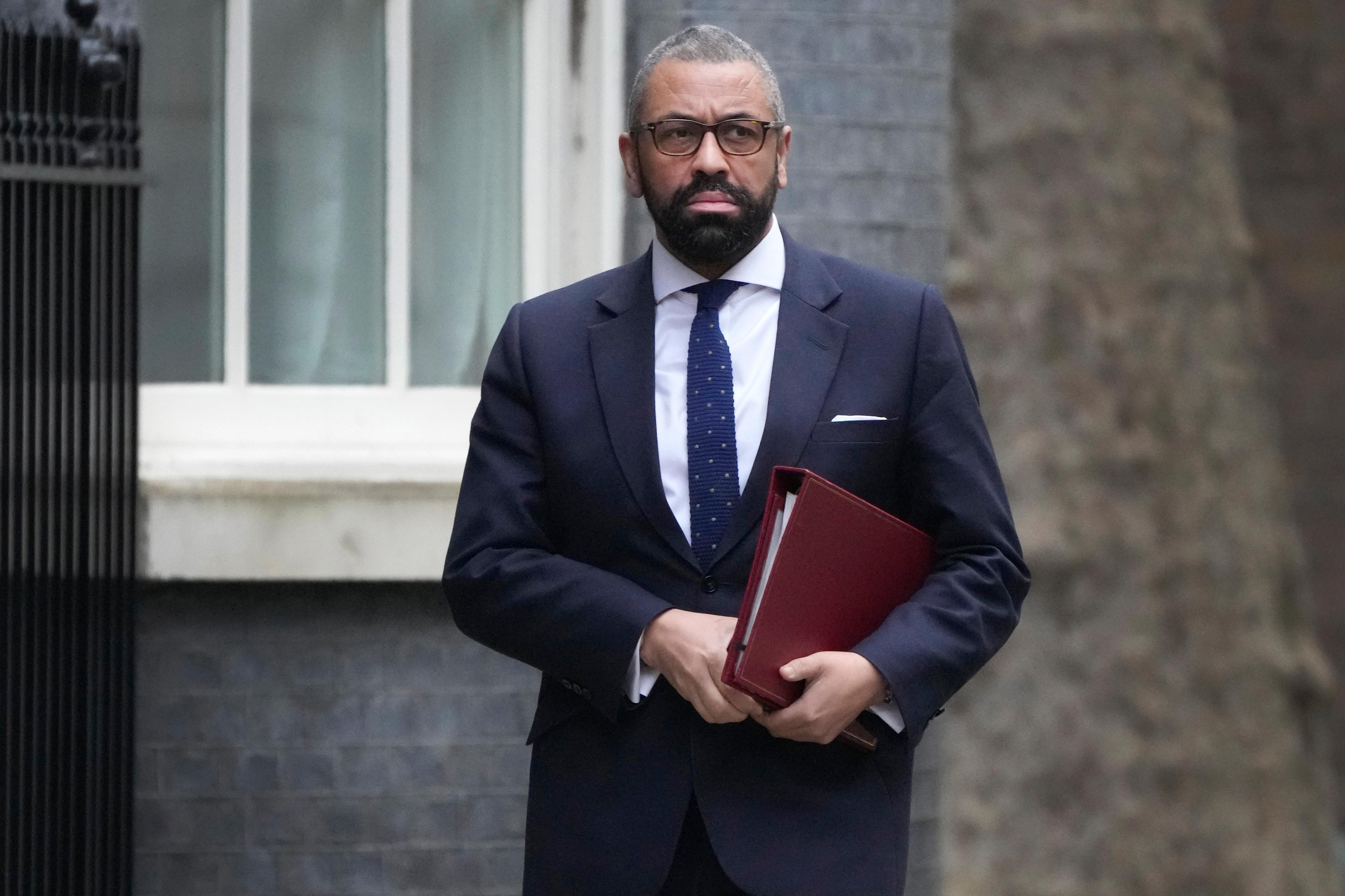 Storbritanniens inrikesminister James Cleverly. Arkivbild. Foto: Frank Augstein/AP/TT