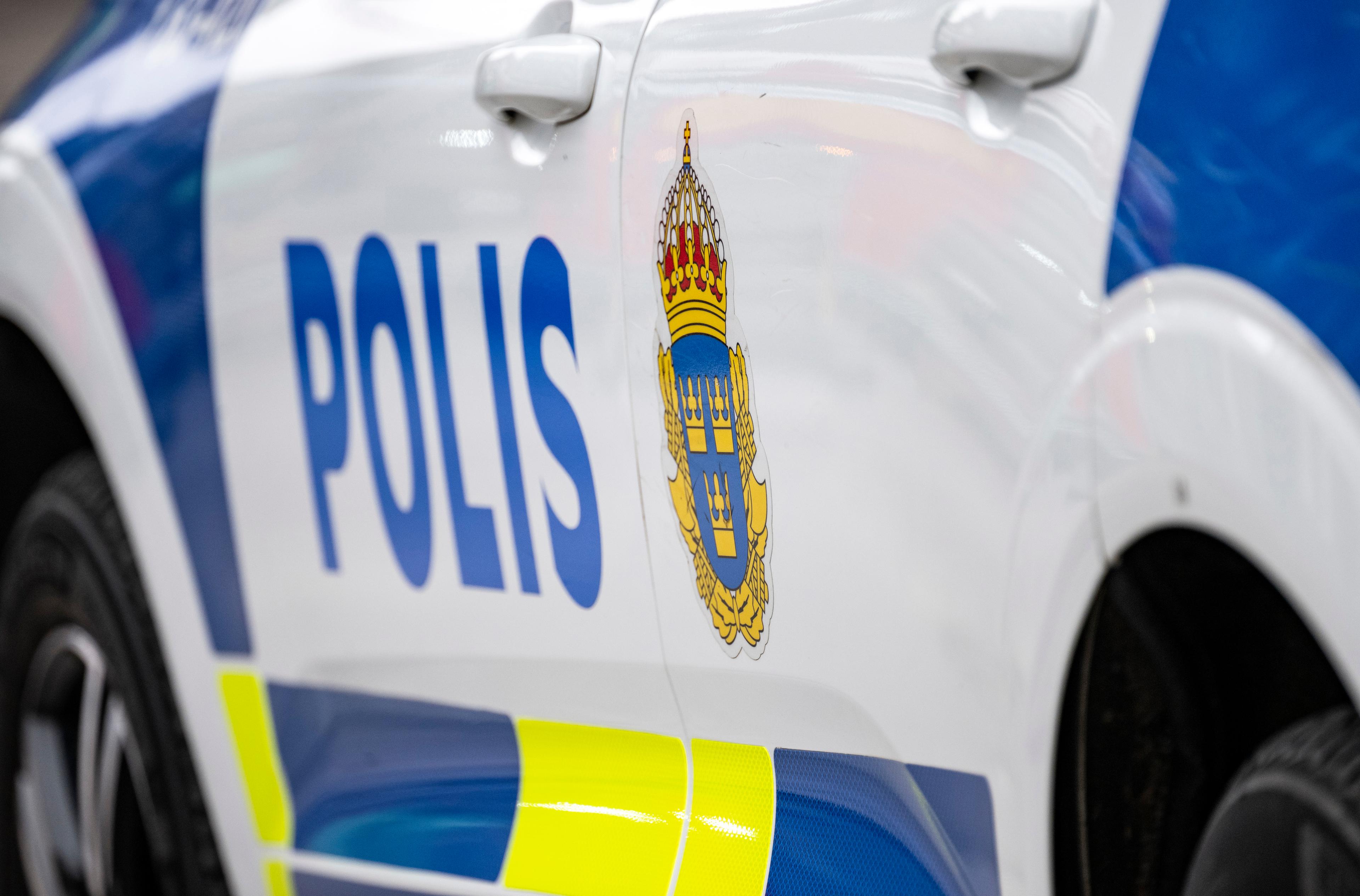 Polis, ambulans och räddningstjänst har larmats ut sedan en balkong i Ulricehamn rasat ner. Arkivbild Foto: Johan Nilsson/TT
