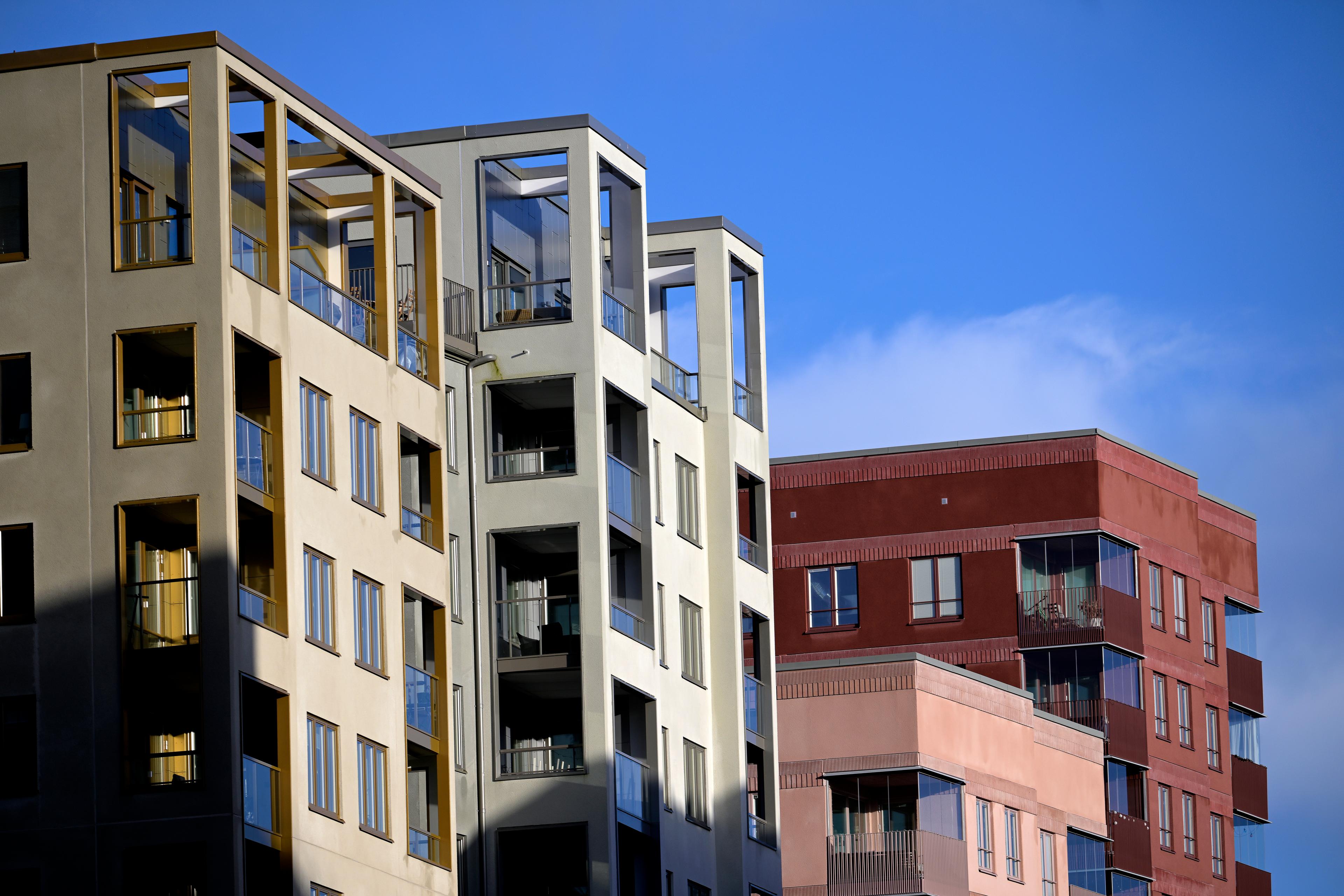 Fasader med inbyggda balkonger och terrasser i bygget av nya bostadsområdet Haga Norra. Arkivbild. Foto: Janerik Henriksson/TT