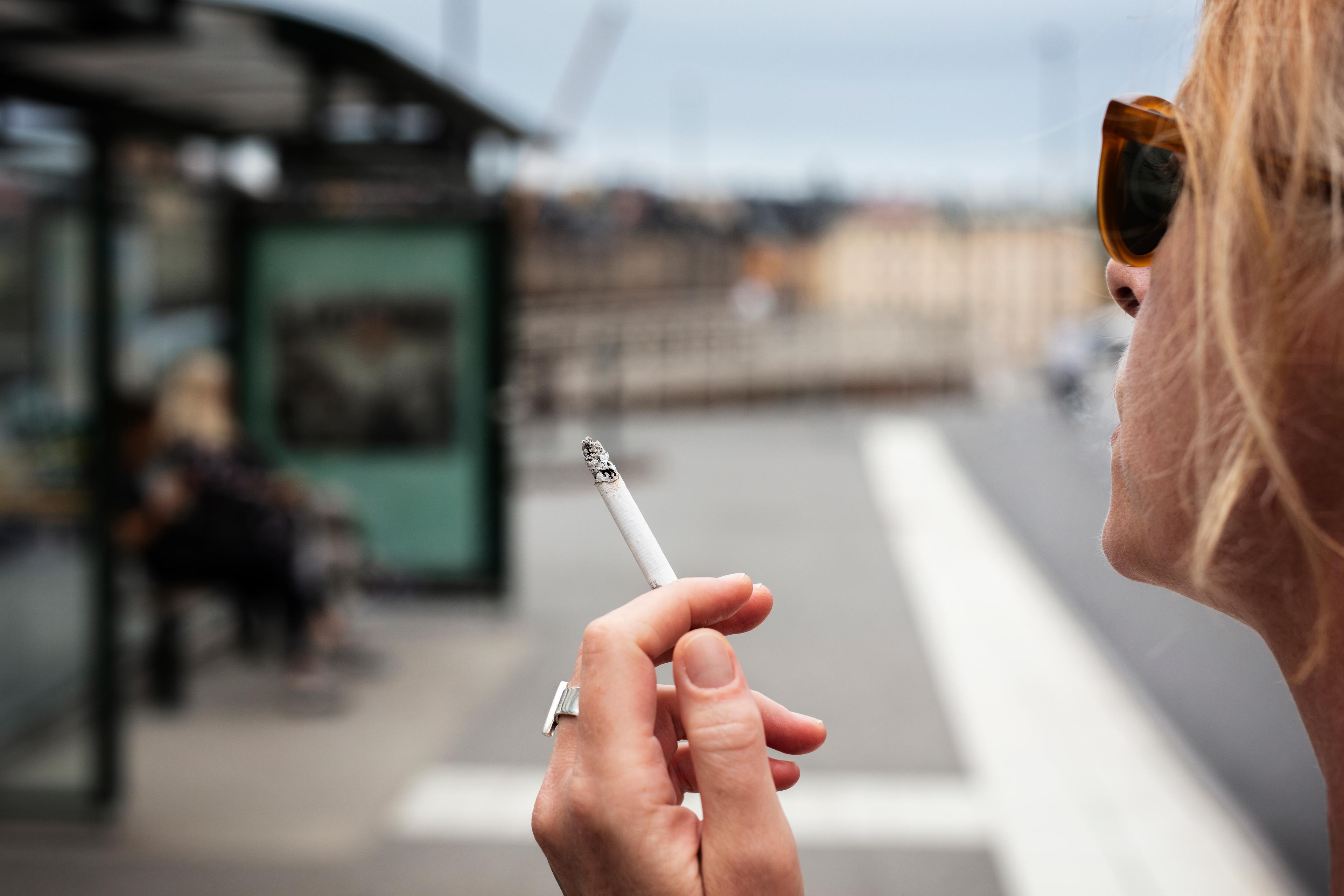 Snart kommer rökare inte att kunna köpa sina cigaretter på kioskkedjorna längre. Arkivbild. Foto: Magnus Andersson/TT