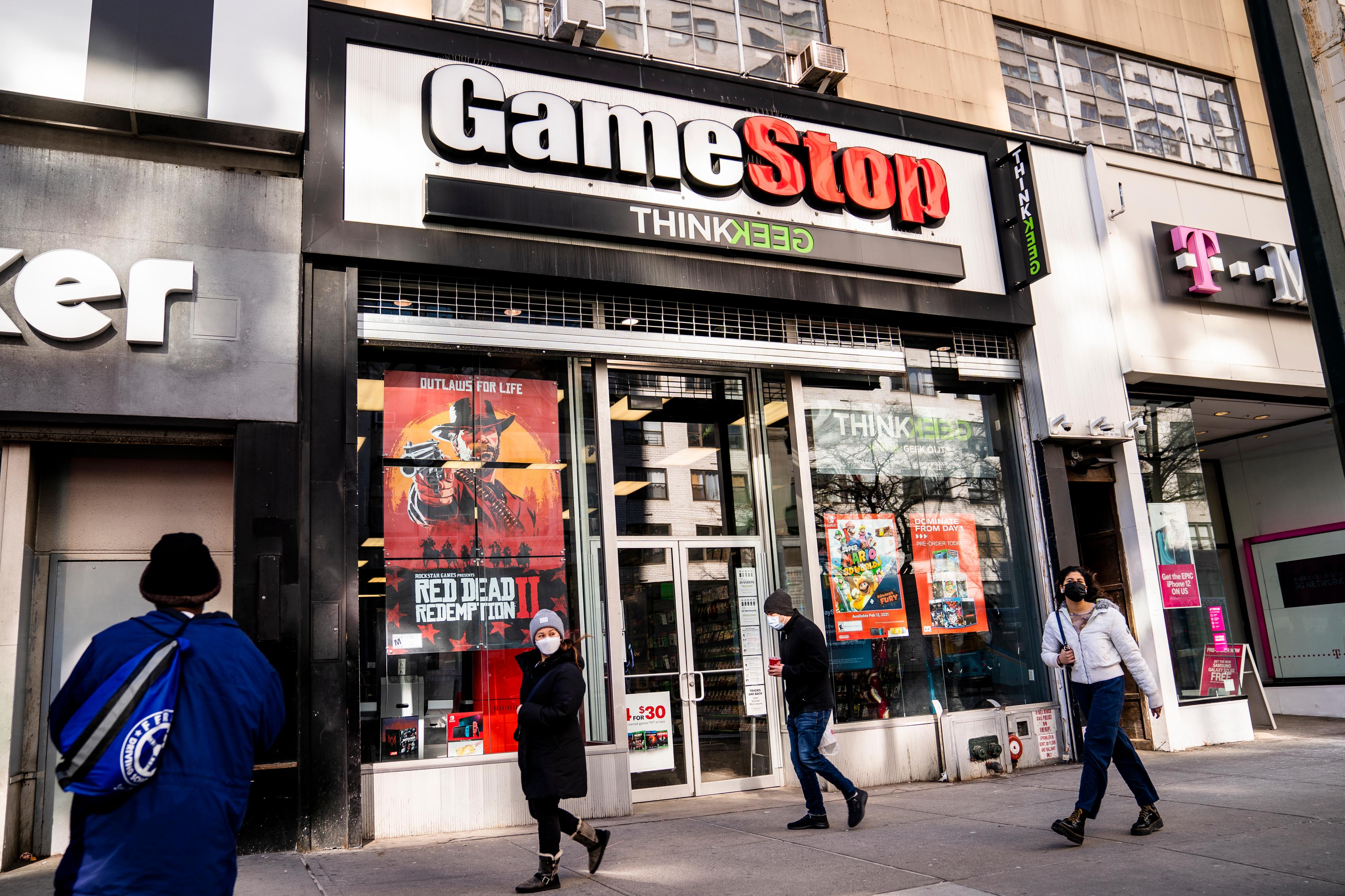 Åter turbulent för amerikanska Gamestop. Arkivbild. Foto: John Minchillo/AP/TT