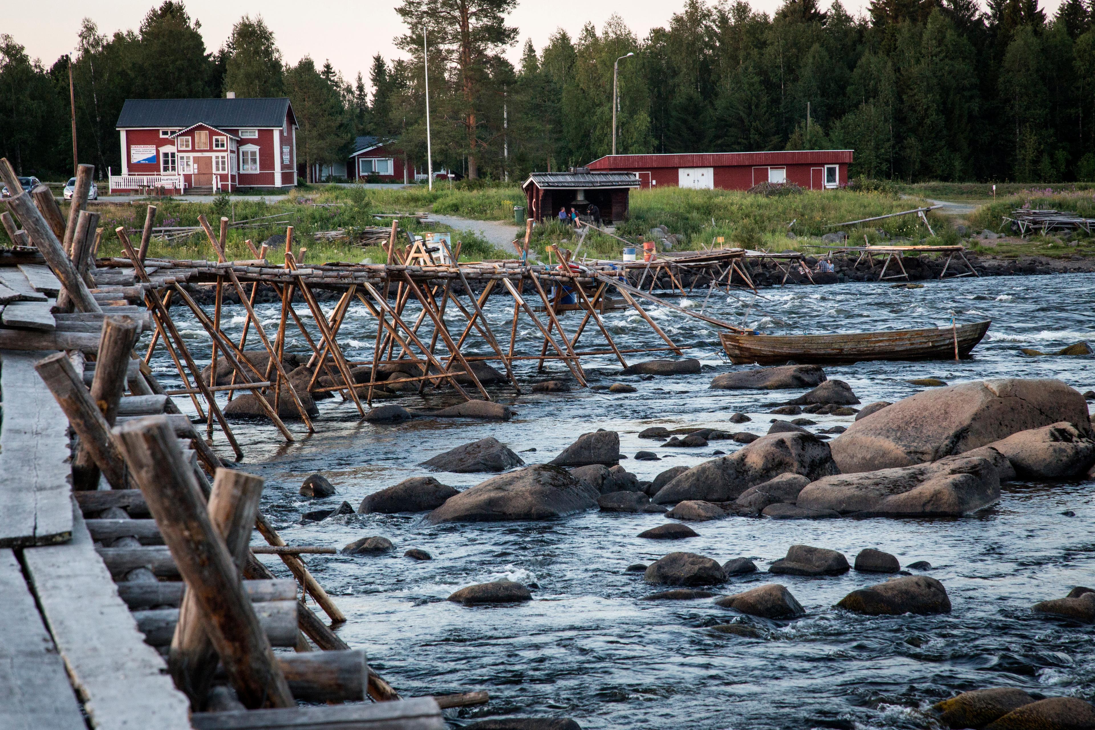 Vattennivåerna fortsätter stiga i Torneälven, men kulmen tros vara nära. Arkivbild. Foto: Helena Landstedt/TT