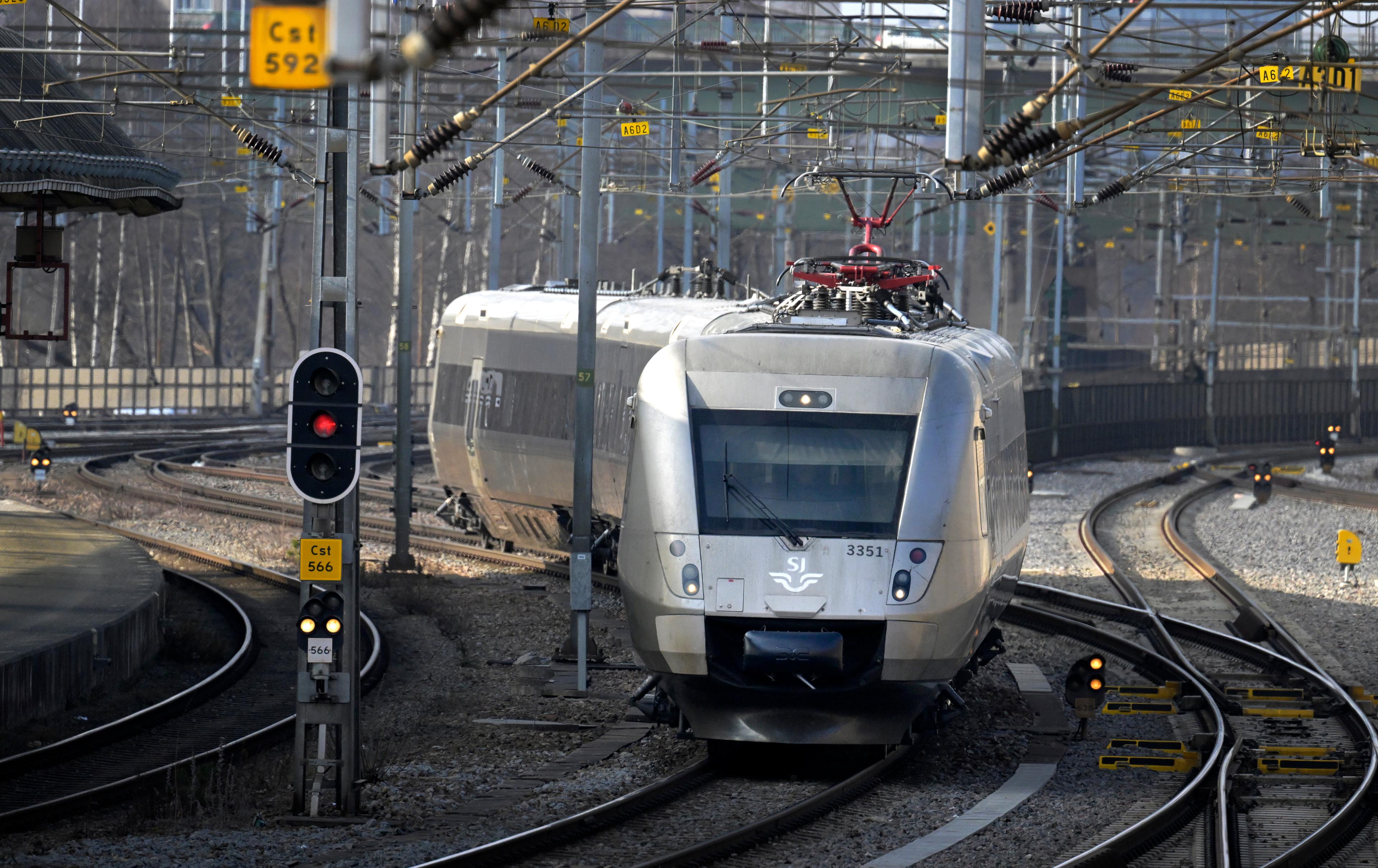Ett fel på en kanalbro stoppar tågtrafiken. Arkivbild. Foto: Janerik Henriksson/TT