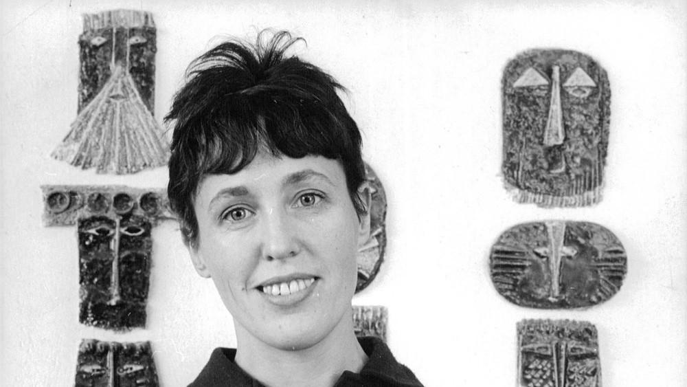 Kristinehamns sommarutställning om Lisa Larson produceras av Rian Designmuseum i samarbete med Vandalorum. Den skildrar Larsons konstnärskap under nästan 70 års tid. Foto: Public Domain
