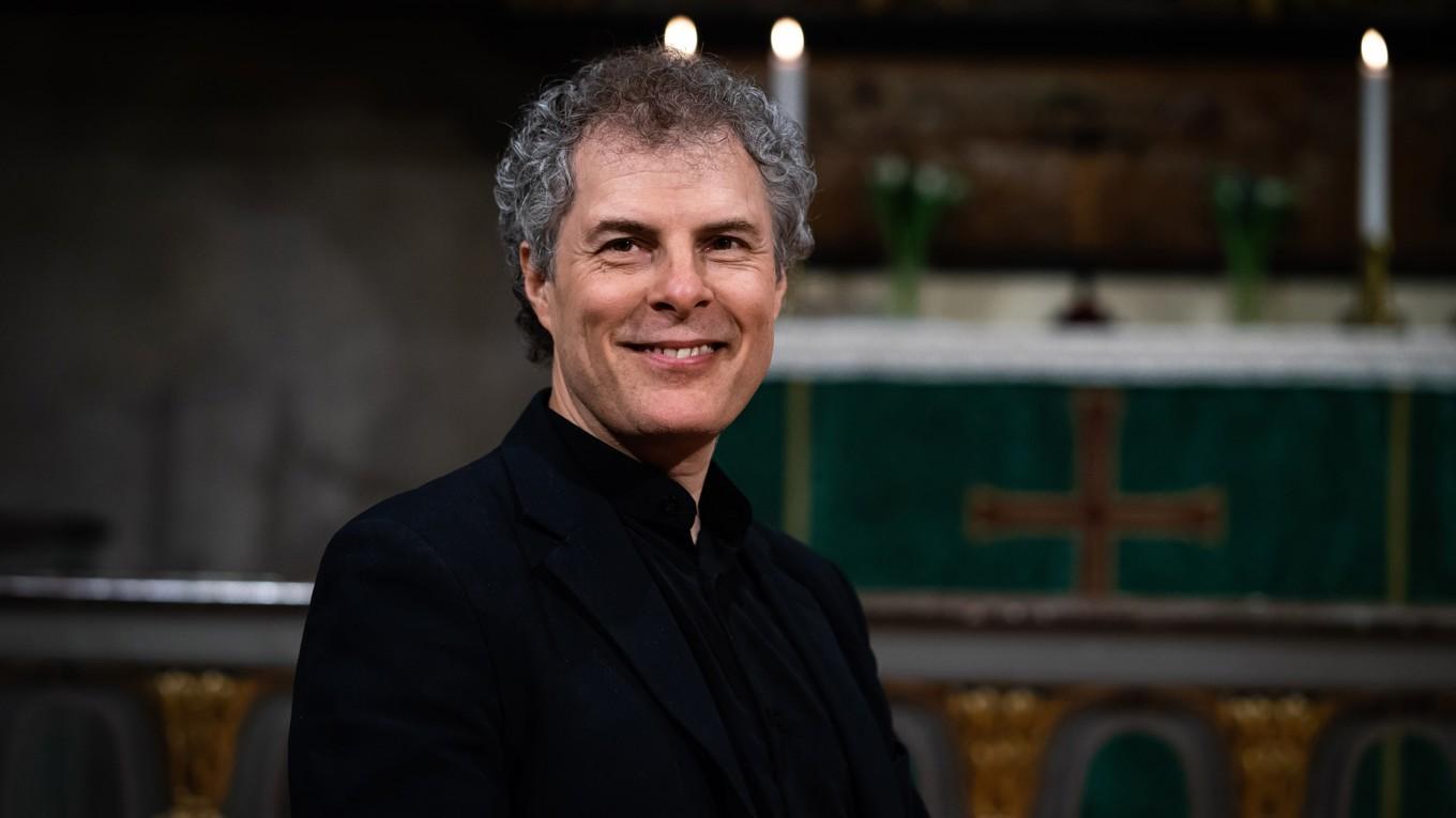 Peter Pontvik, konstnärlig ledare, tonsättare, musikproducent och musikforskare, har gjort ett betydande avtryck i tidig musik i Sverige och internationellt. Foto: Sofia Drevemo