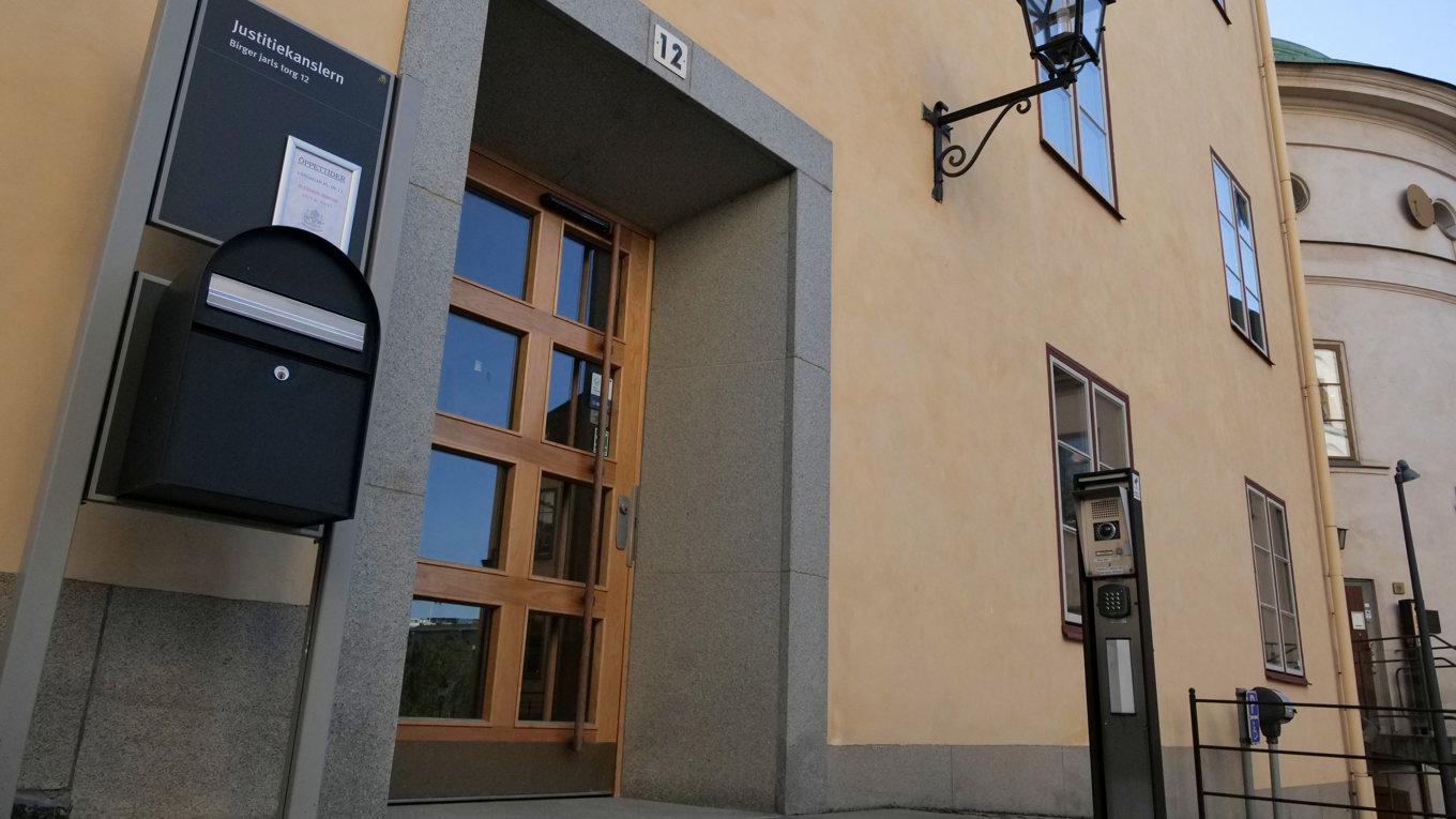 Justitiekanslerns kontor på Birger Jarls torg i Stockholm. JK anklagas för jäv i ett ärende mellan Riksdagsförvaltningen och en anställd. Foto: Marcus Strand