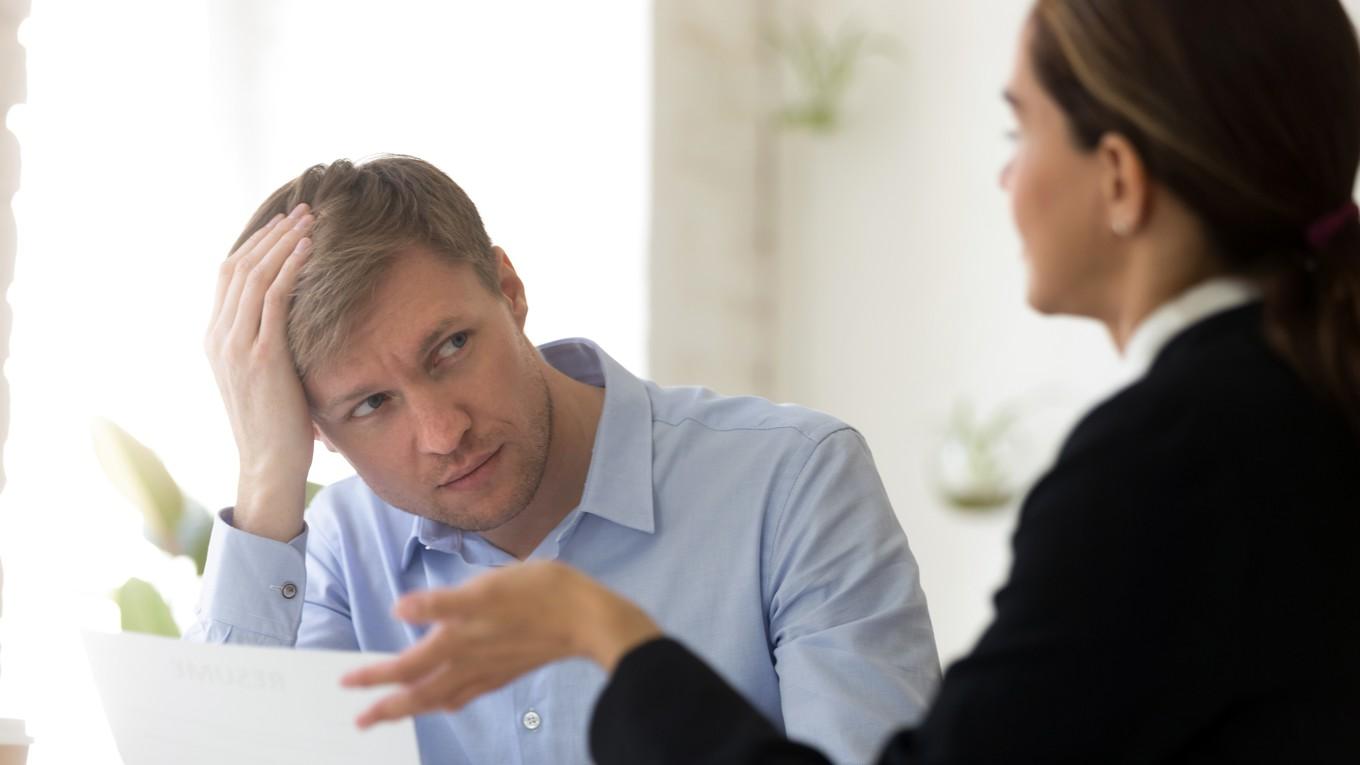 Kanske beror den bristande inblandningen i privatlivet bara på ovana att prata om känsliga saker, men det är en tröskel alla vinner på att komma över. Foto: Fizkes/shutterstock