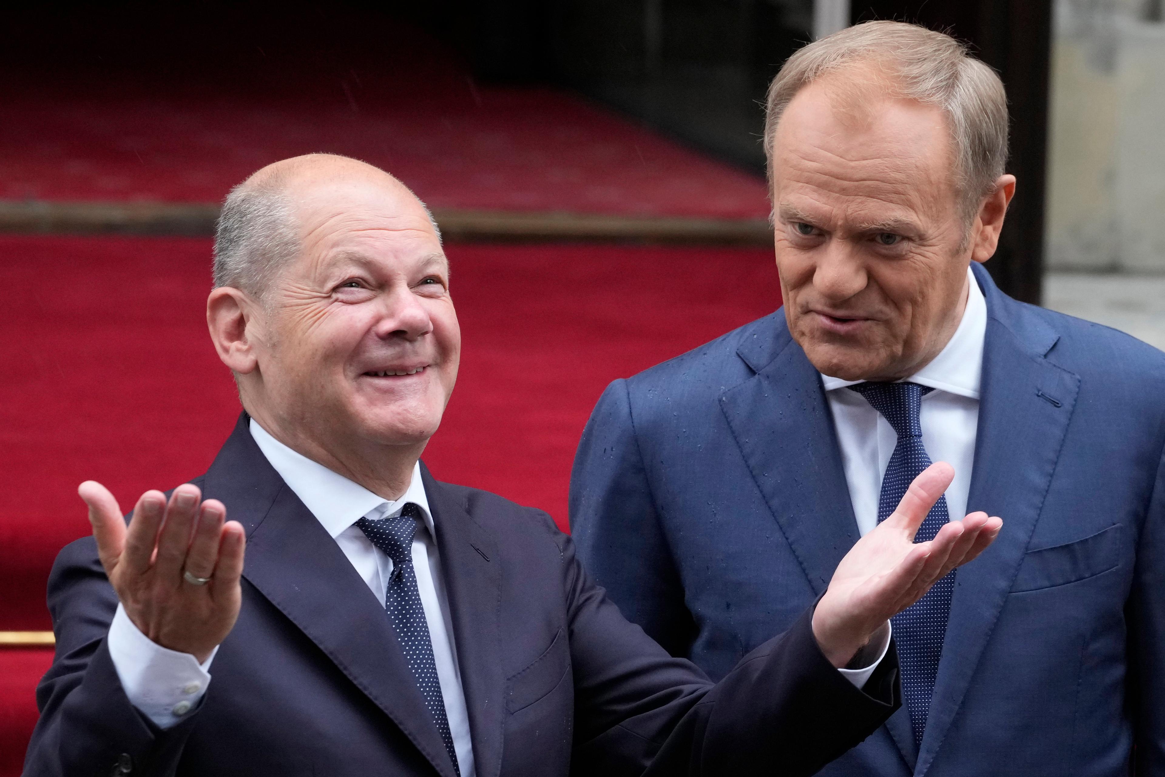Tysklands förbundskansler Olaf Scholz och Polens premiärminister Donald Tusk i Warszawa på tisdagen. Foto: Czarek Sokolowski/AP/TT