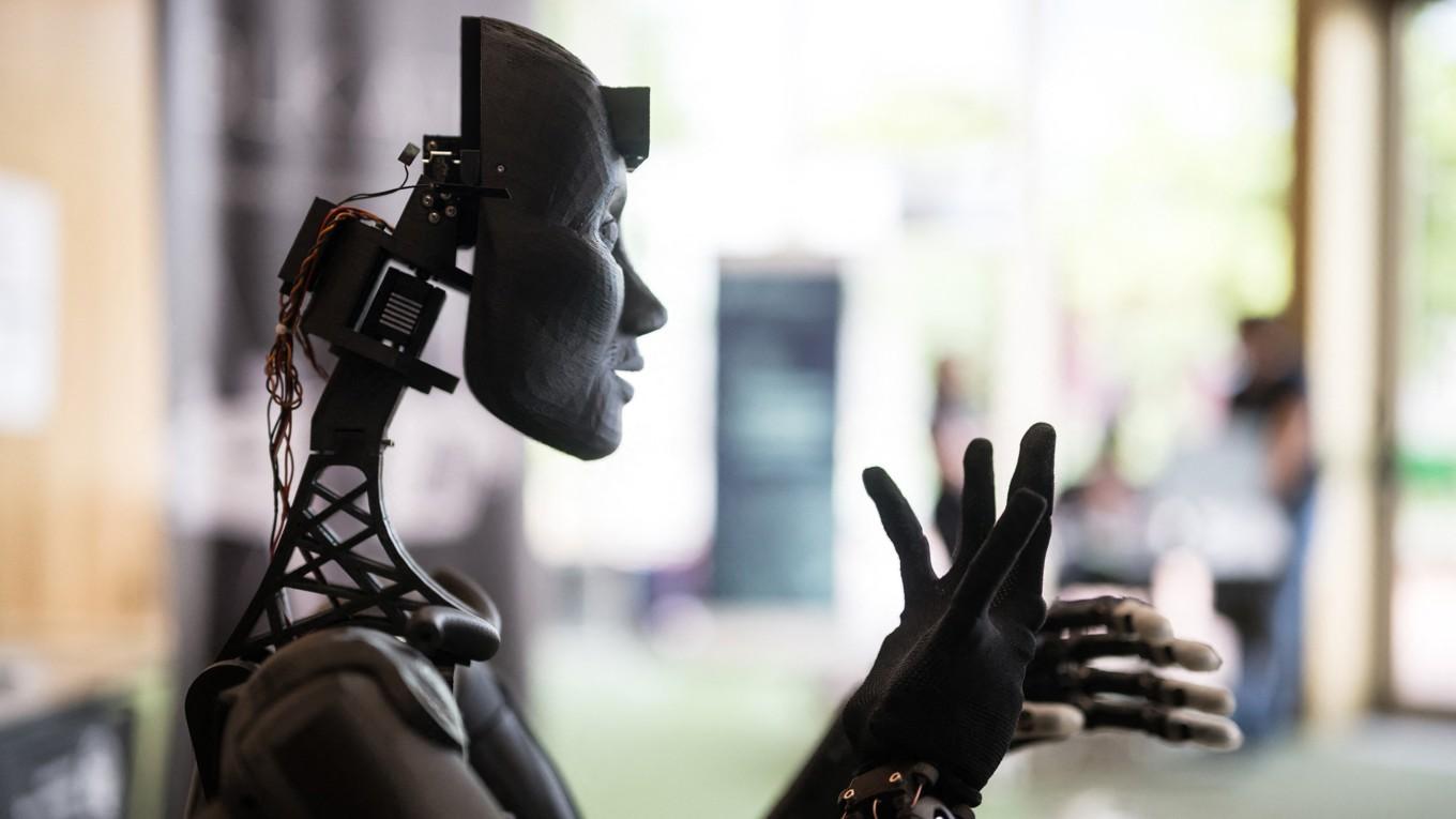 AI-robot vid en monter under International Telecommunication Unions (ITU) AI for Good Global Summit i Genève, Schweiz, den 30 maj. Foto: Fabrice Coffrini/AFP via Getty Images