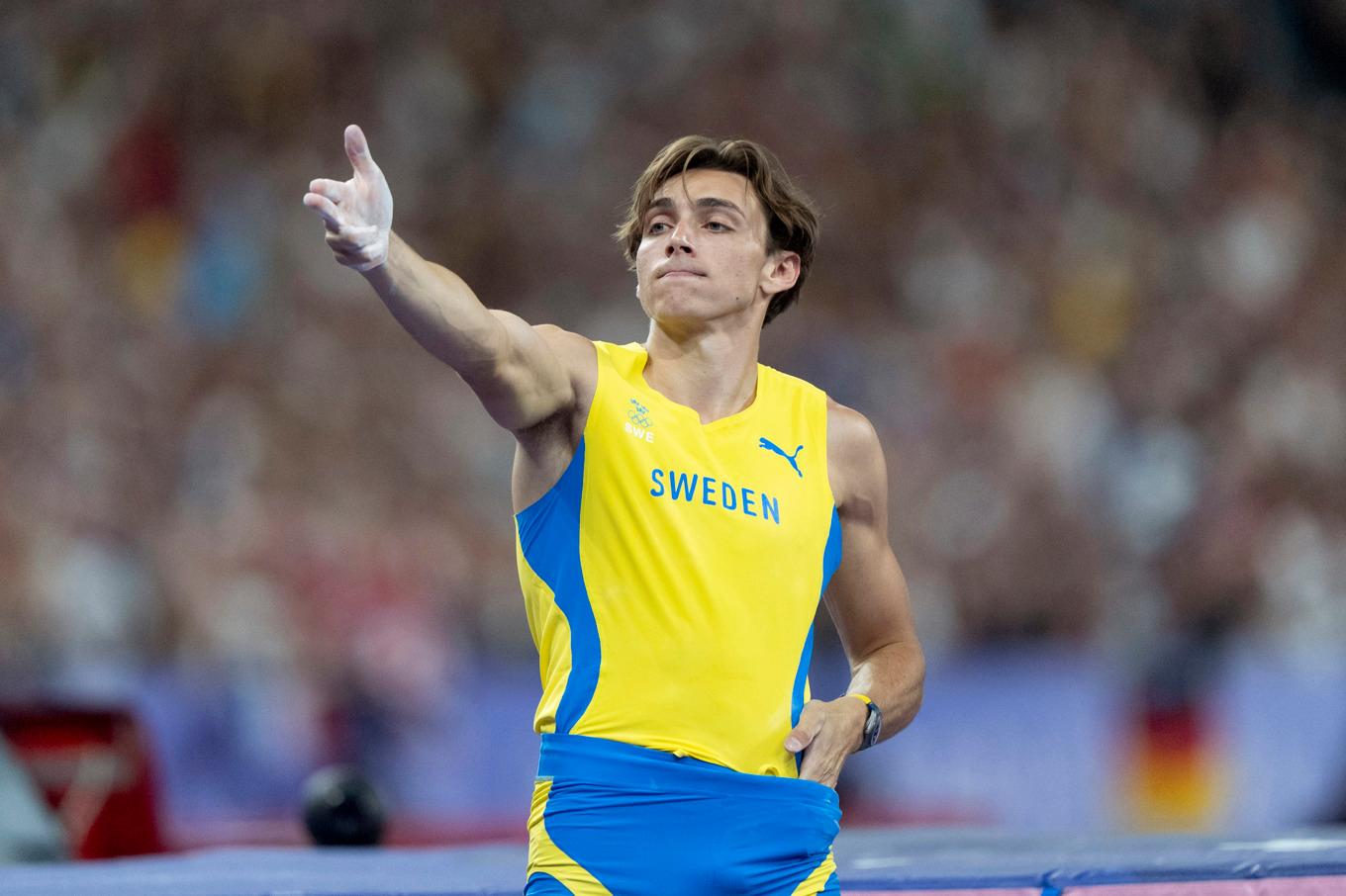 Armand Duplantis när han tog OS-guld och satte världsrekord i Paris i somras. Foto: David Goldman/AP/TT