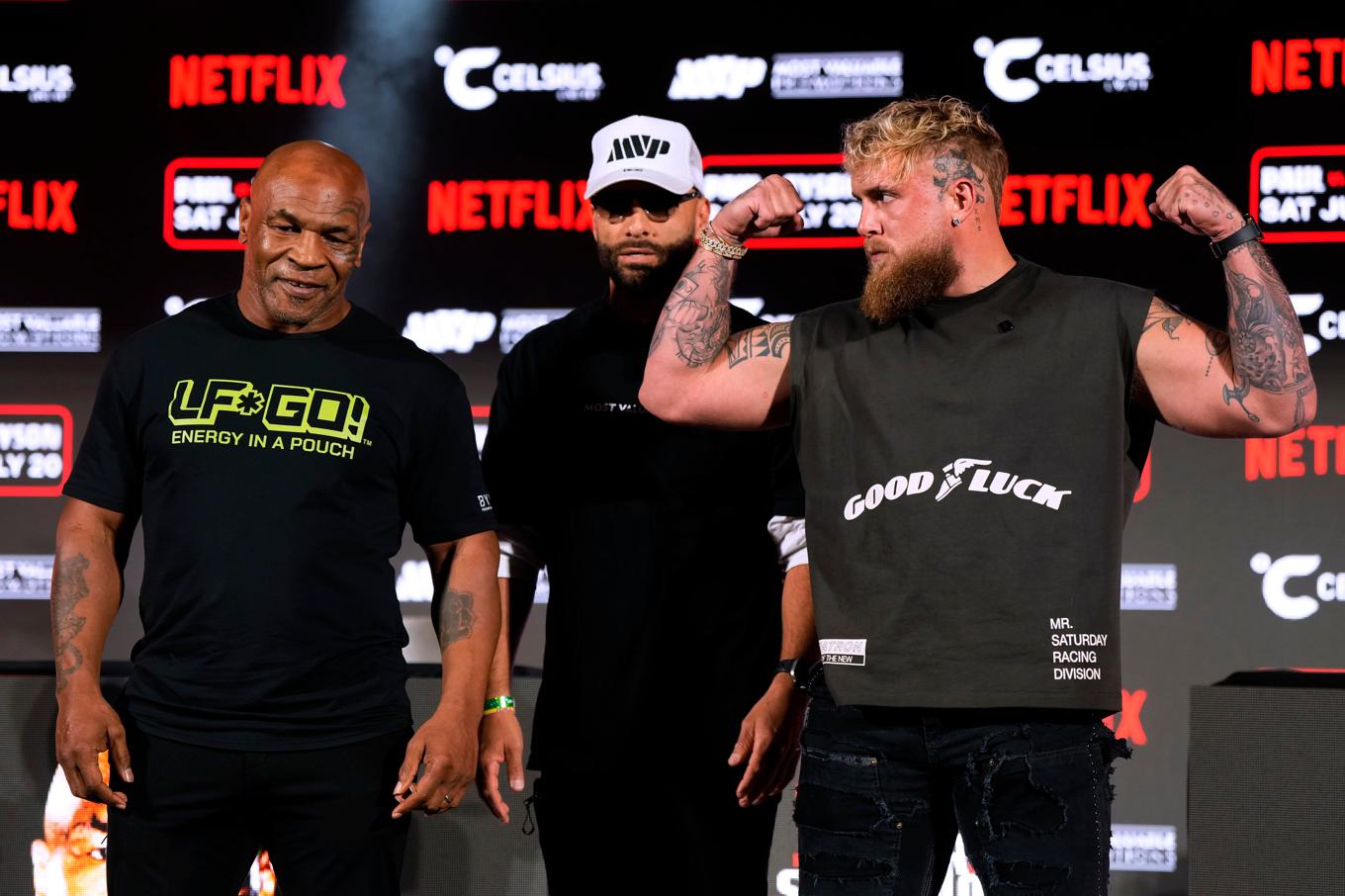 Mike Tyson och Jake Paul på en presskonferens inför matchen. Arkivbild. Foto: Sam Hodde/AP/TT