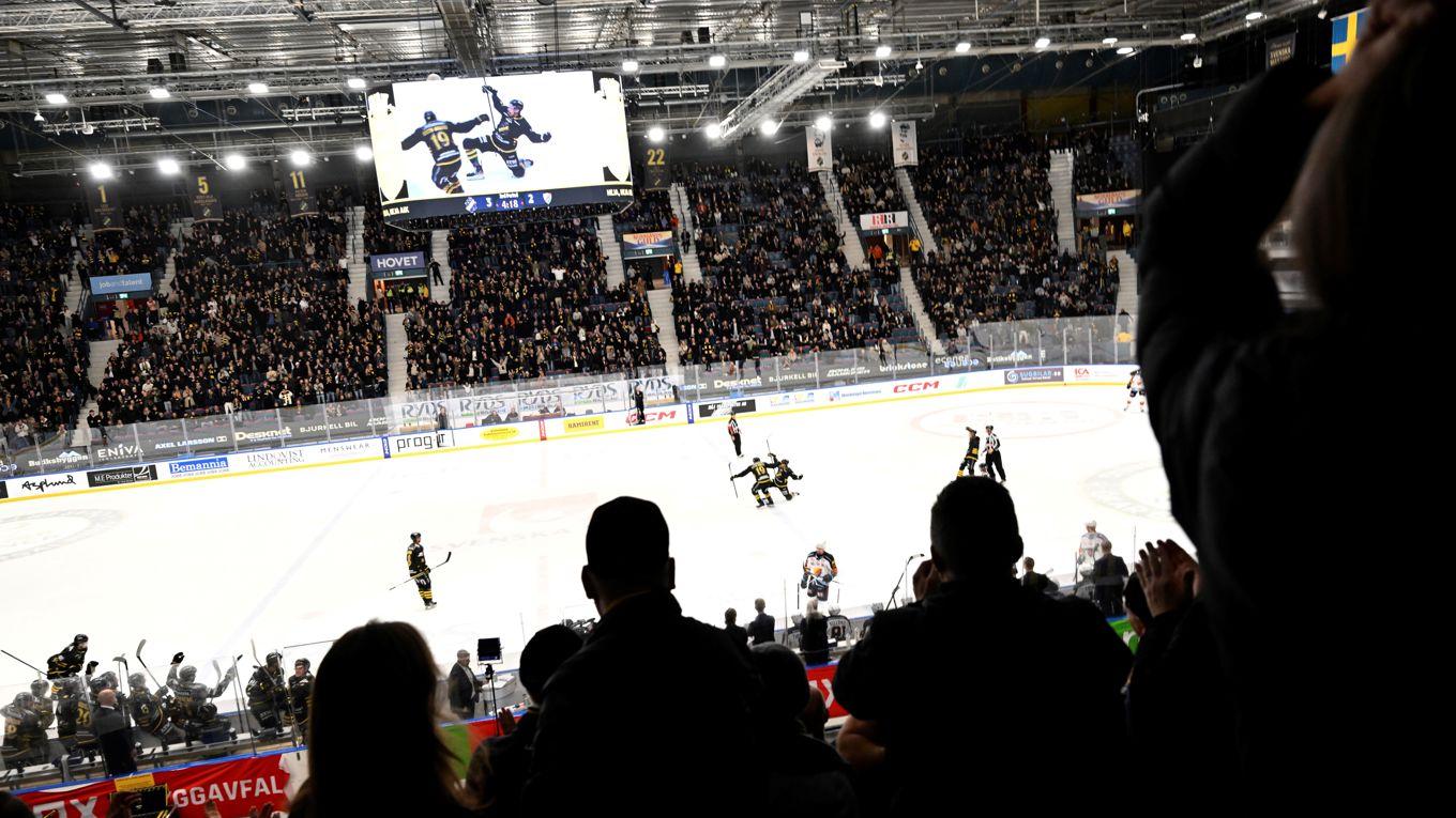 AIK hockey har en självbild som kanske inte stämmer överens med verkligheten, menar Epoch Times sportchef Jonas Arnesen. Foto: Henrik Montgomery/TT