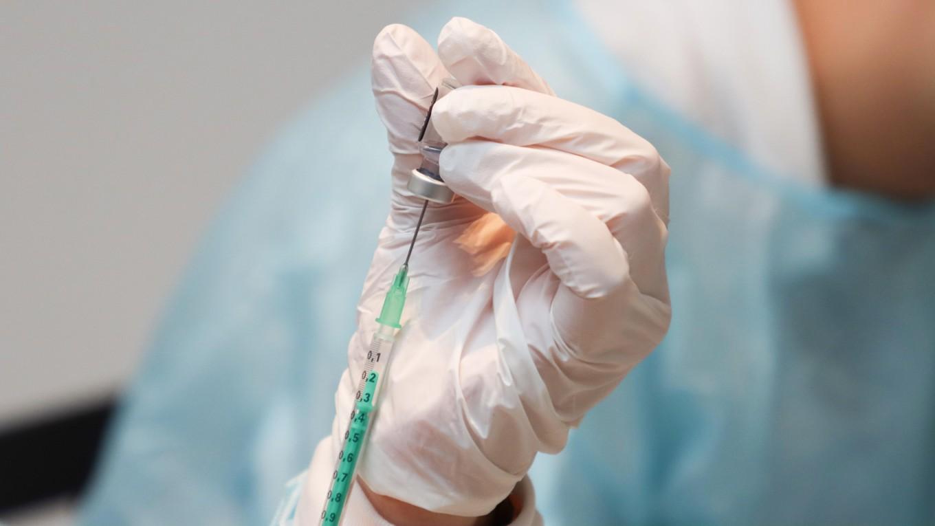 Vetlanda kommun har gjort en lex Maria-anmälan efter att över 100 personer fick fel vaccin. Foto: Doro T Schenk