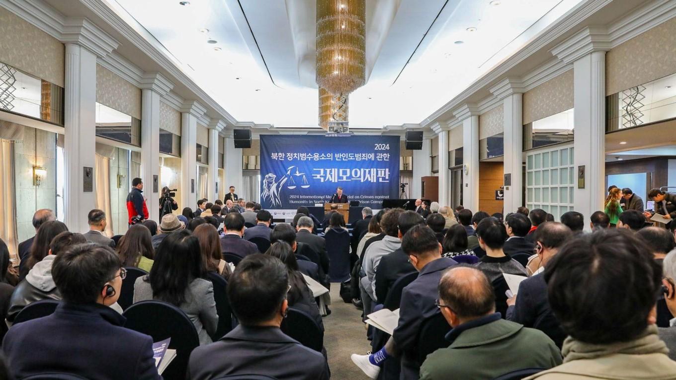 Den fingerade rättegången för brott mot mänskligheten i nordkoreanska fångläger hölls i presscentret Jung-gu i Seoul, Sydkorea, den 25 november.   Foto: Han Ki-min