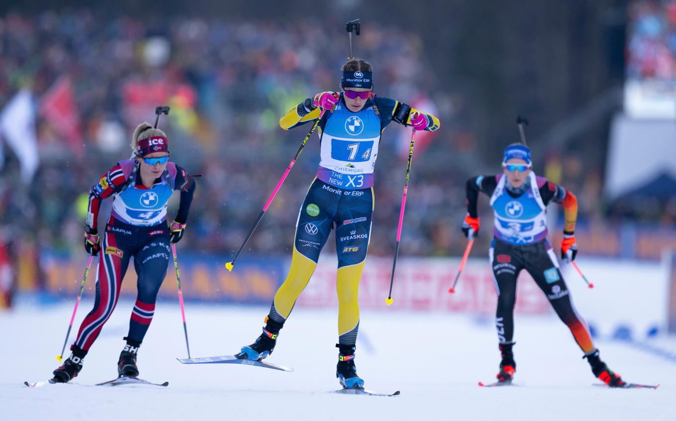 Elvira Öberg knep segern i masstarten i Ruhpolding. Arkivbild. Foto: Sven Hoppe/AP/TT