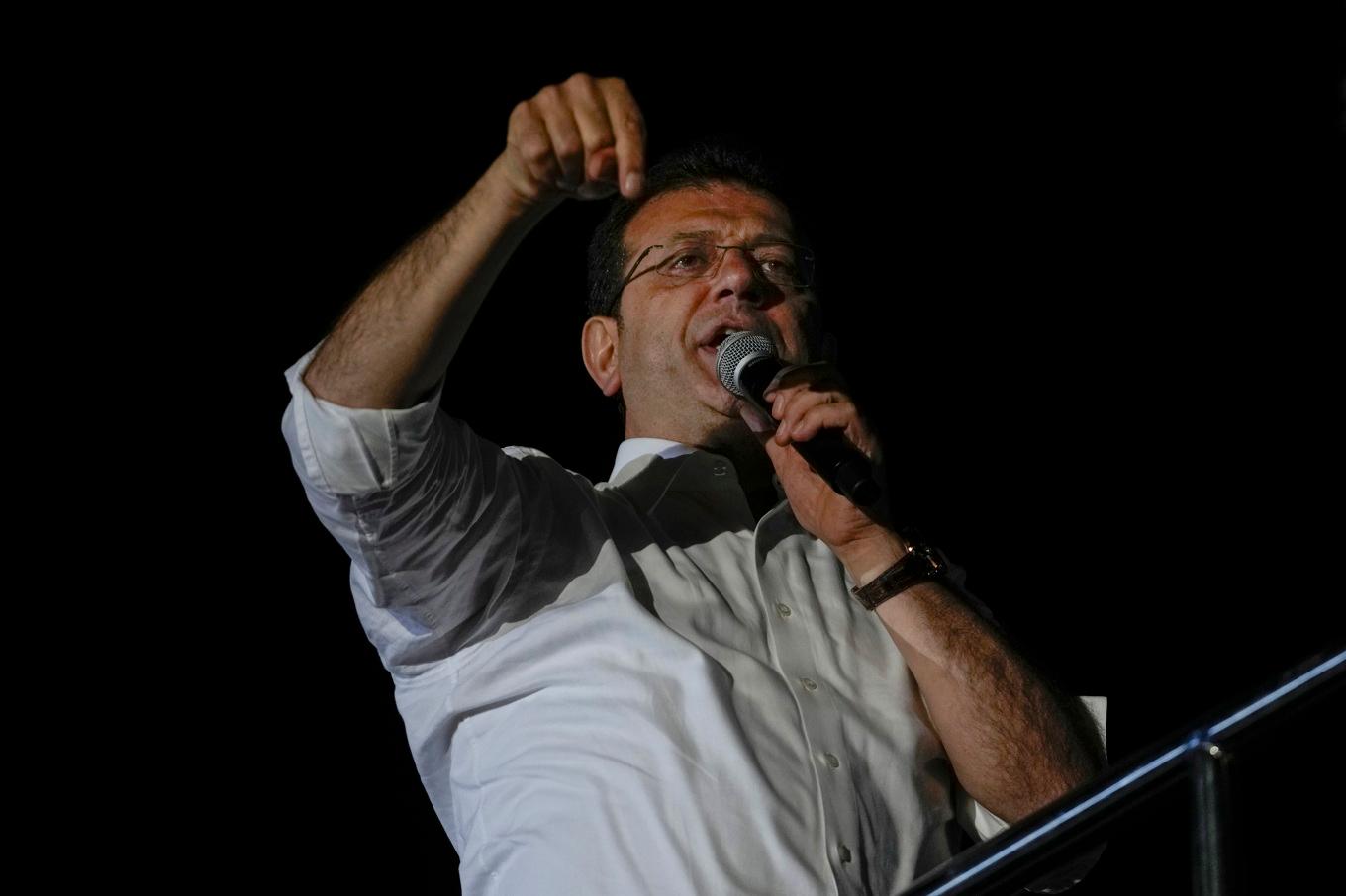 Istanbulborgmästaren och CHP-politikern Ekrem Imamoglu i arkivbild från april 2024. Foto: Khalil Hamra/AP/TT