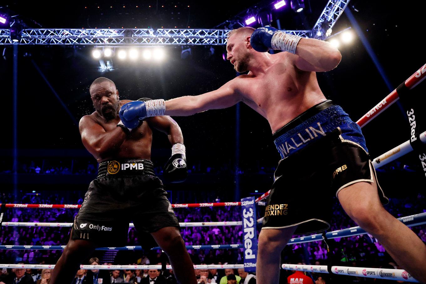 Otto Wallin, till höger, förlorade mot Derek Chisora i Manchester. Foto: Richard Sellers/PA/AP/TT