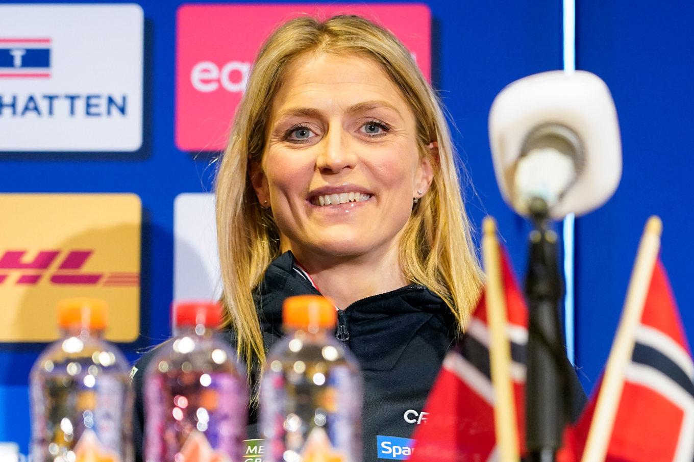 Therese Johaug på fredagens presskonferens inför VM-skiathlonen. Foto: Gorm Kallestad/NTB/TT