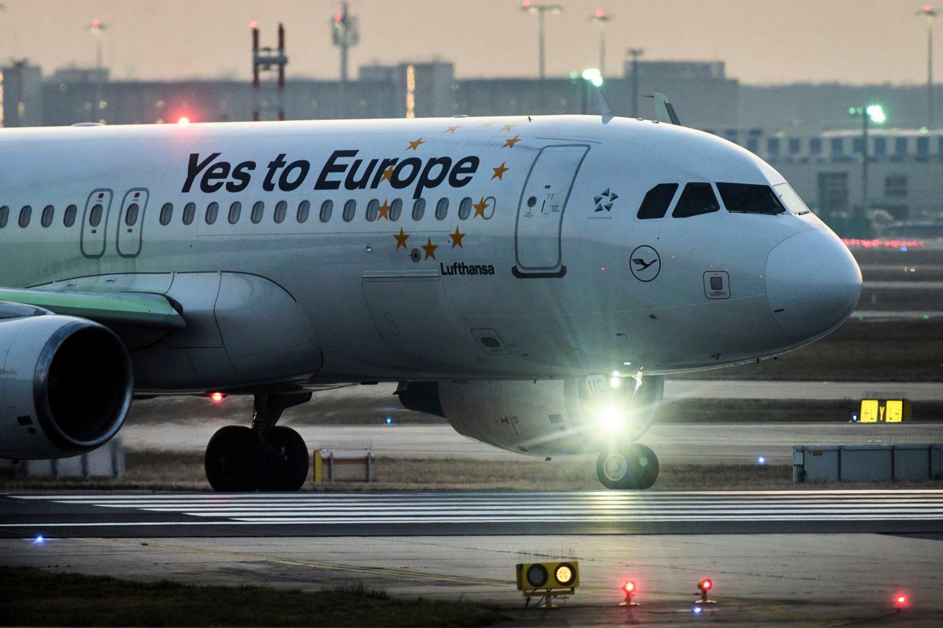 En strejk kan komma att få stor påverkan på flygtrafiken i Tyskland. Foto: Michael Probst/AP/TT